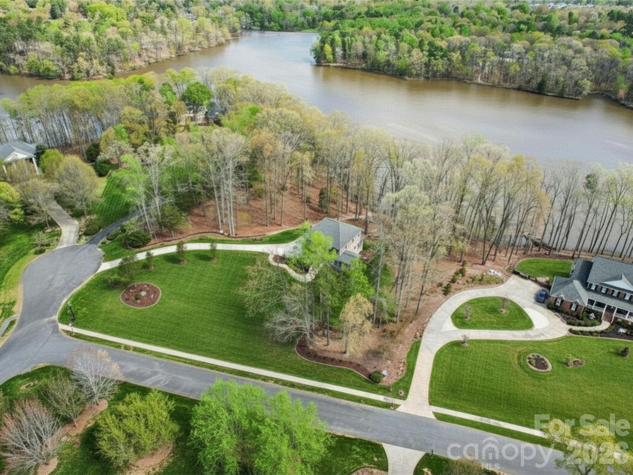 902 Bridgewater Drive — Monroe