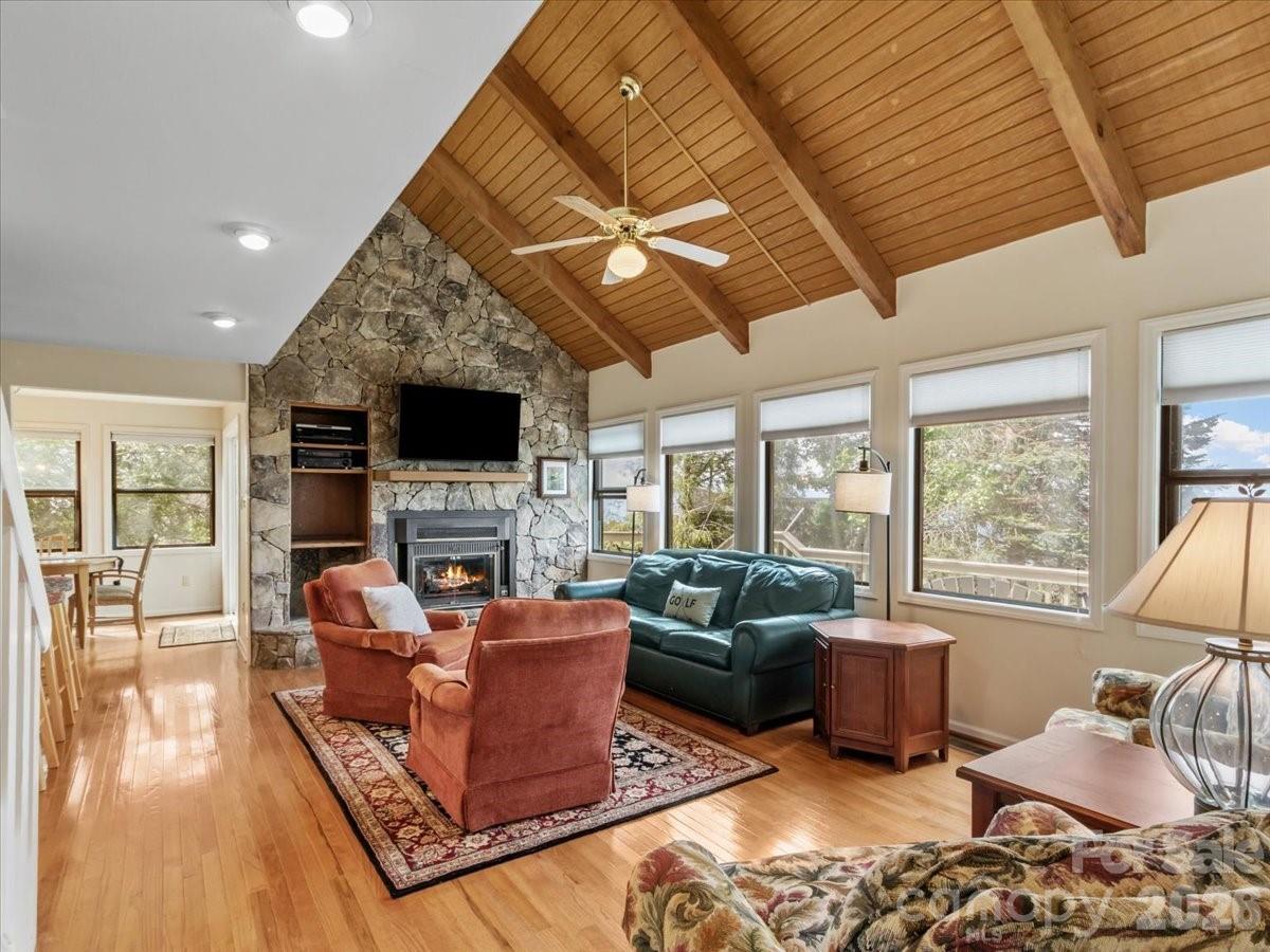 19 Lookout Loop — Burnsville