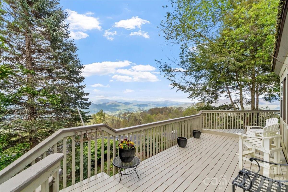 19 Lookout Loop — Burnsville