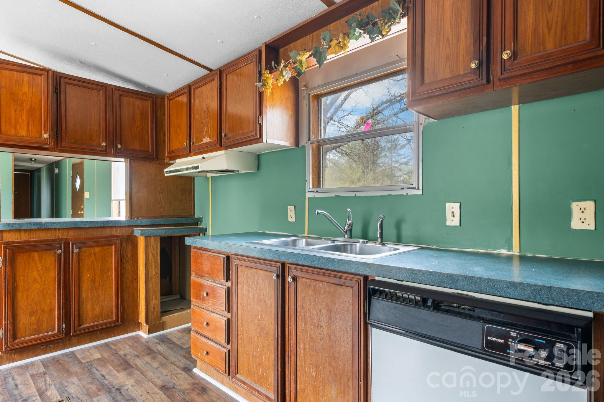 5624 R & R Farm Road — Connelly Springs