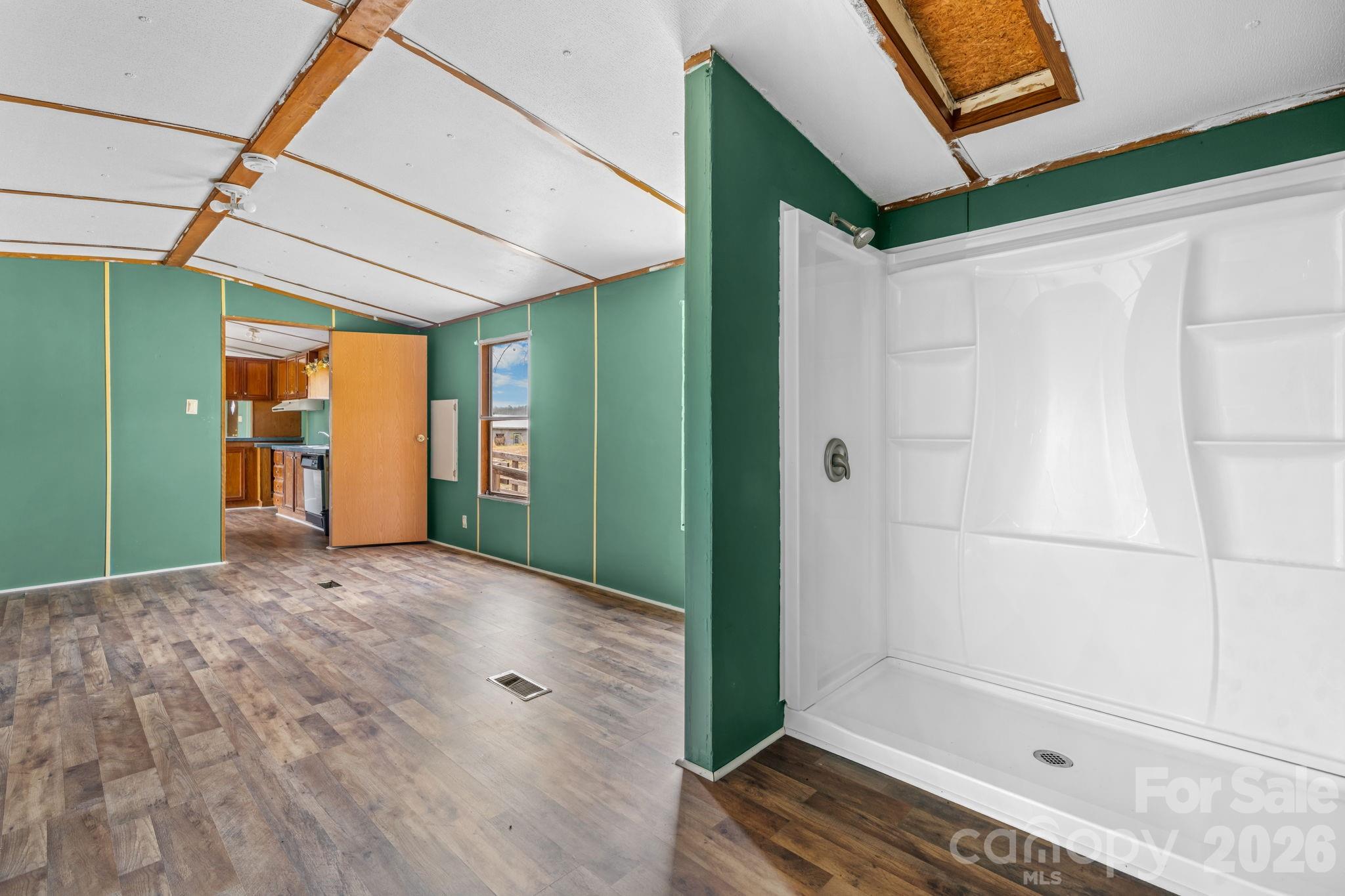 5624 R & R Farm Road — Connelly Springs