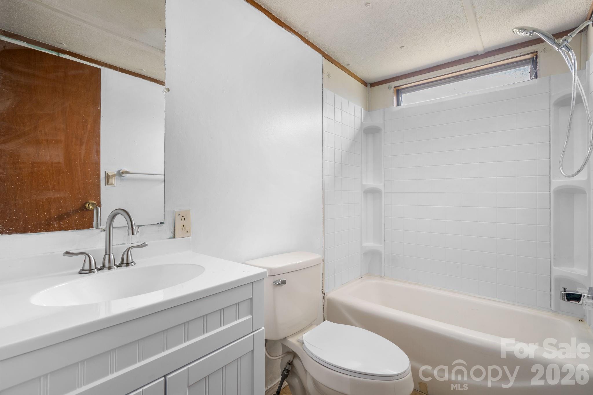 5624 R & R Farm Road — Connelly Springs