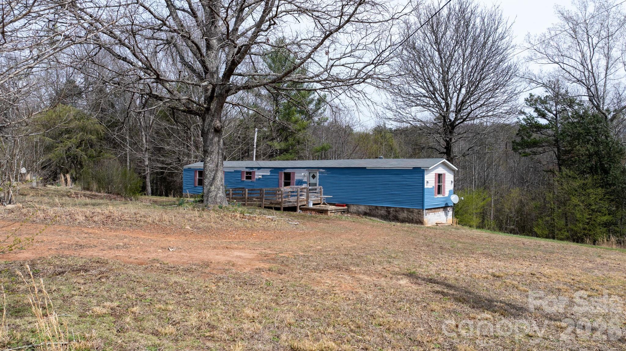 5624 R & R Farm Road — Connelly Springs