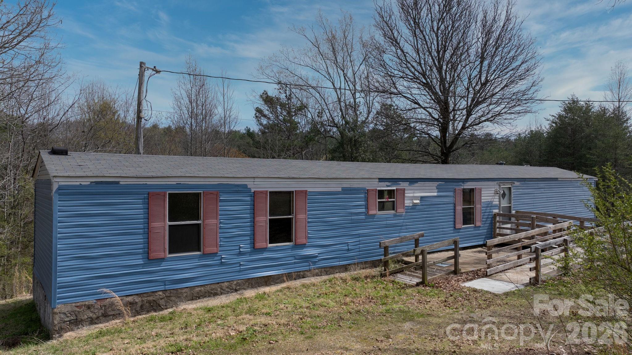 5624 R & R Farm Road — Connelly Springs