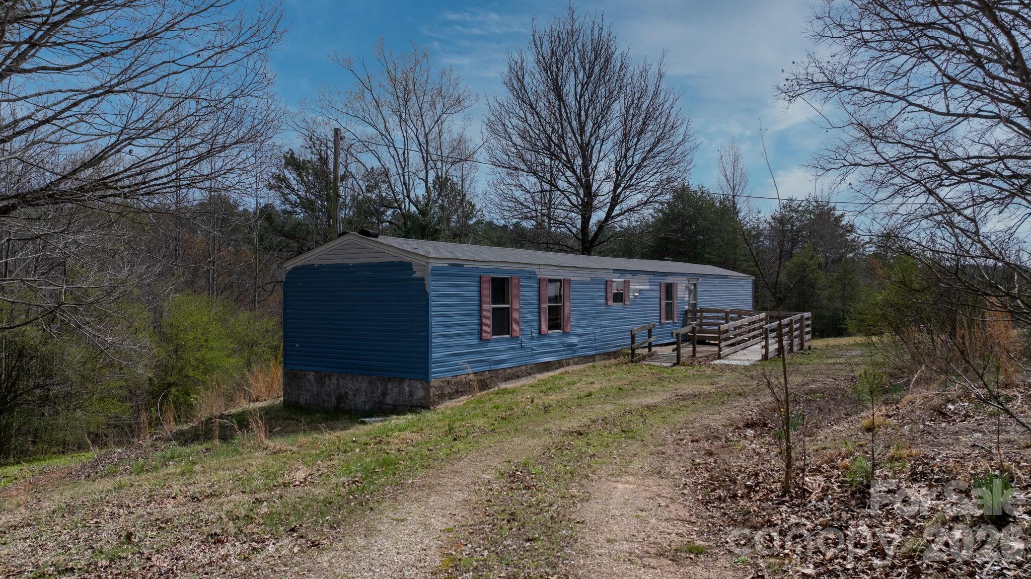 5624 R & R Farm Road — Connelly Springs