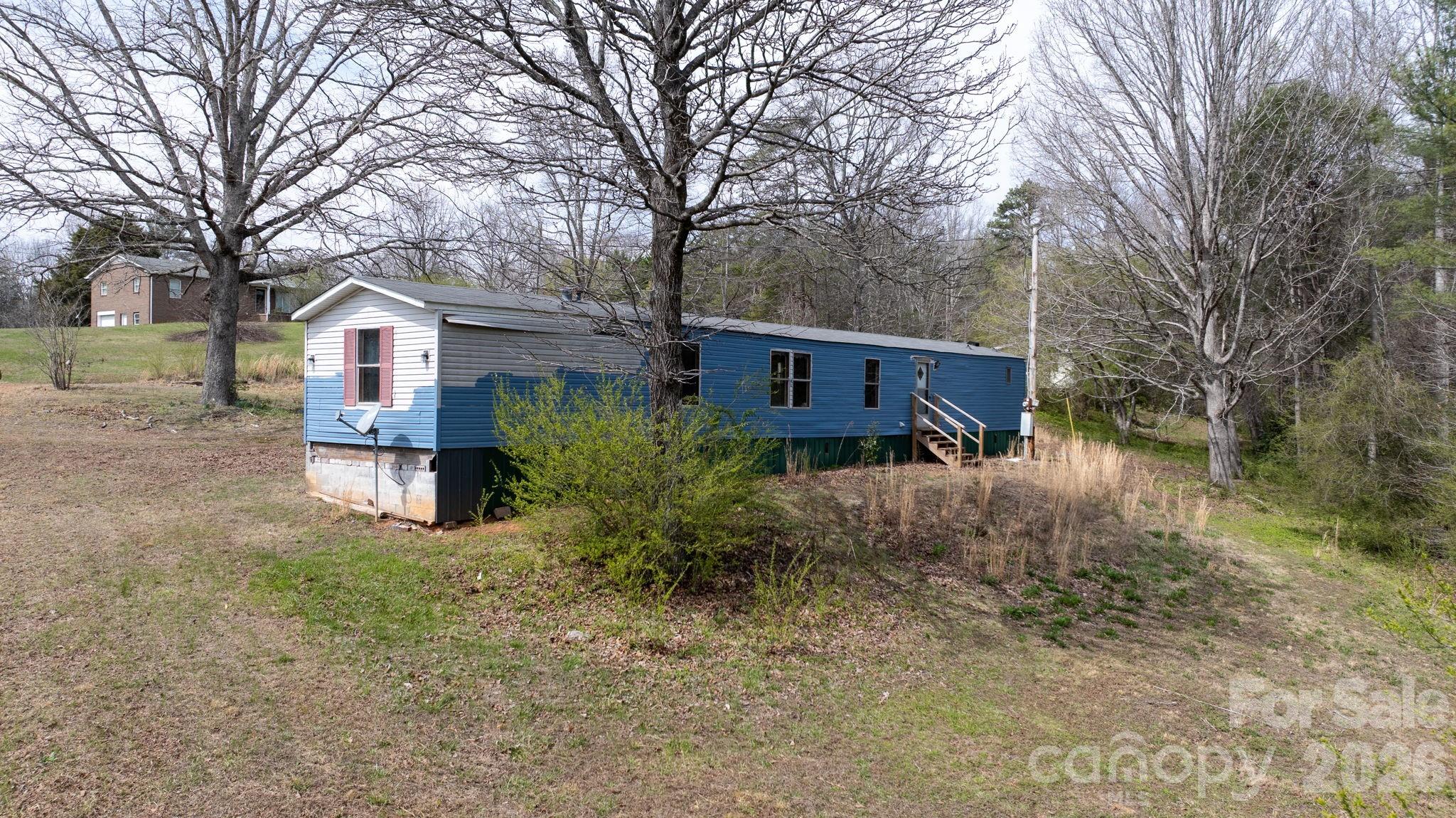 5624 R & R Farm Road — Connelly Springs
