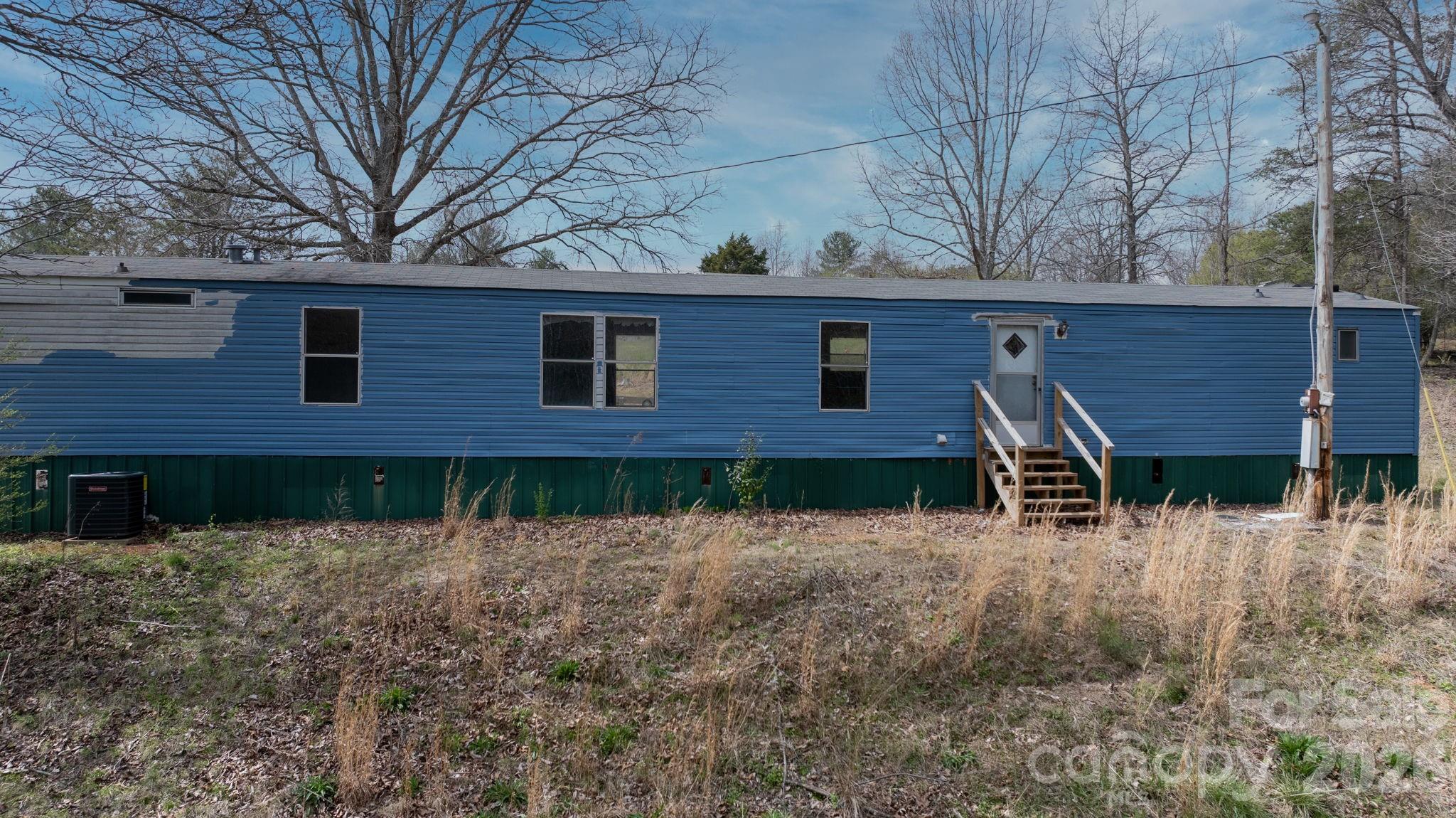 5624 R & R Farm Road — Connelly Springs