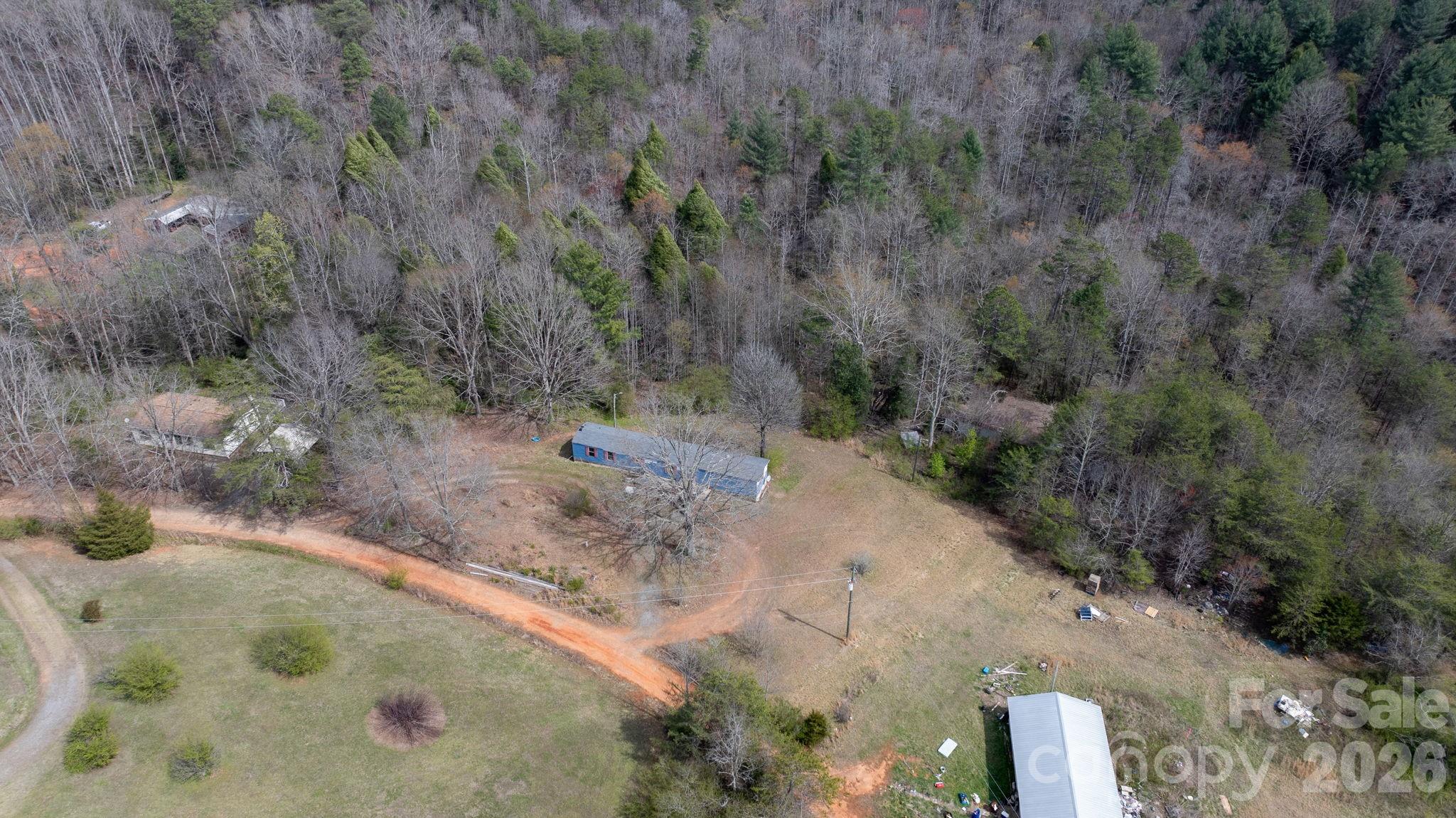 5624 R & R Farm Road — Connelly Springs