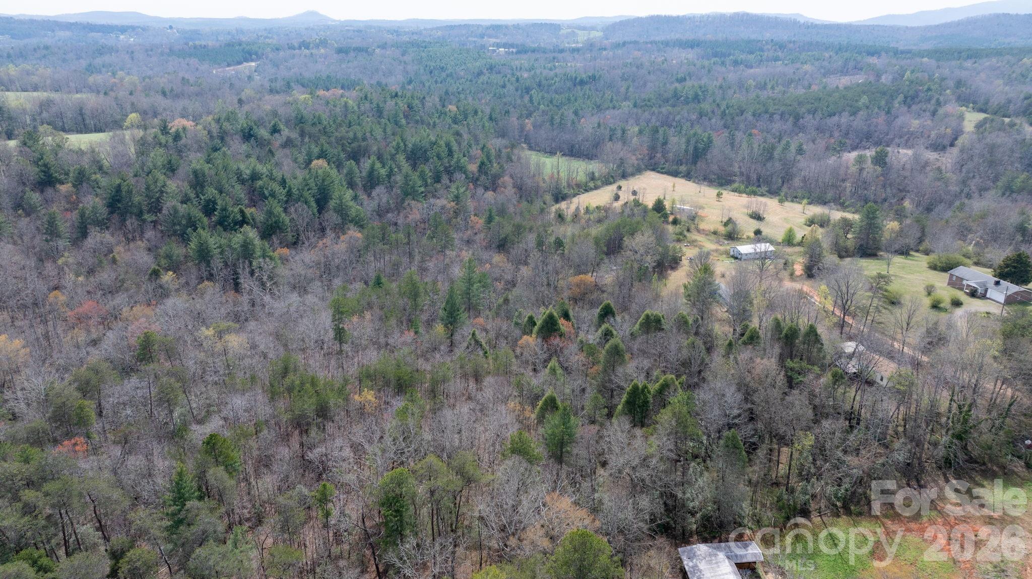 5624 R & R Farm Road — Connelly Springs