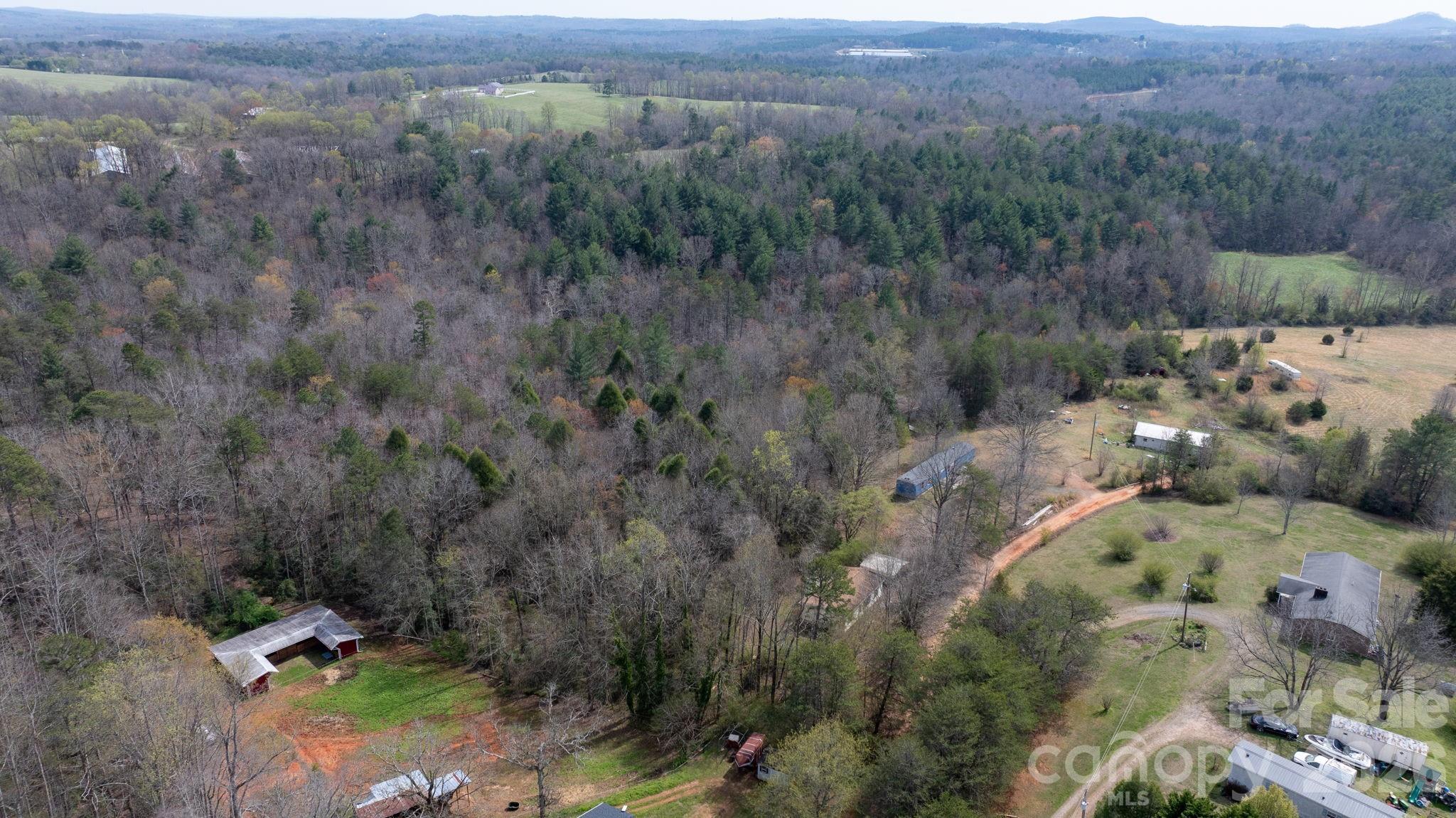 5624 R & R Farm Road — Connelly Springs