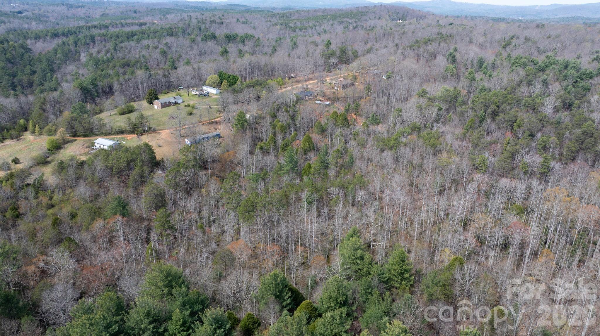 5624 R & R Farm Road — Connelly Springs