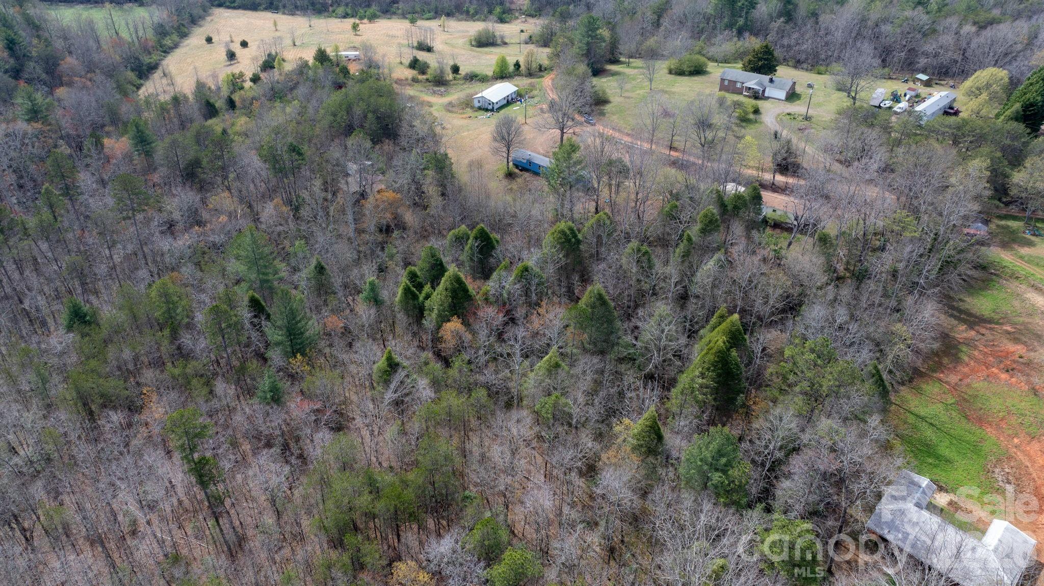 5624 R & R Farm Road — Connelly Springs
