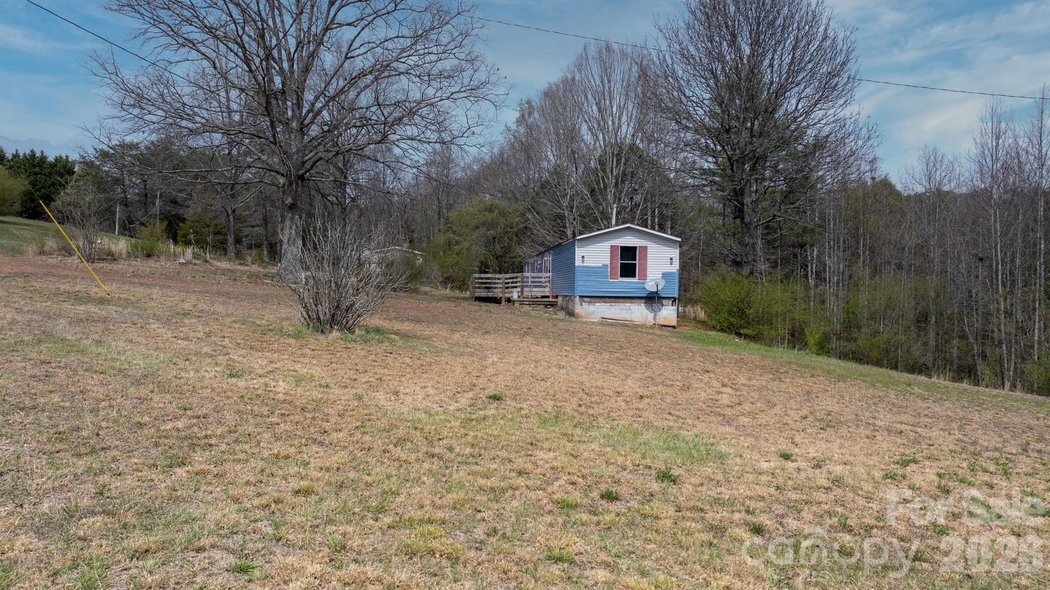 5624 R & R Farm Road — Connelly Springs