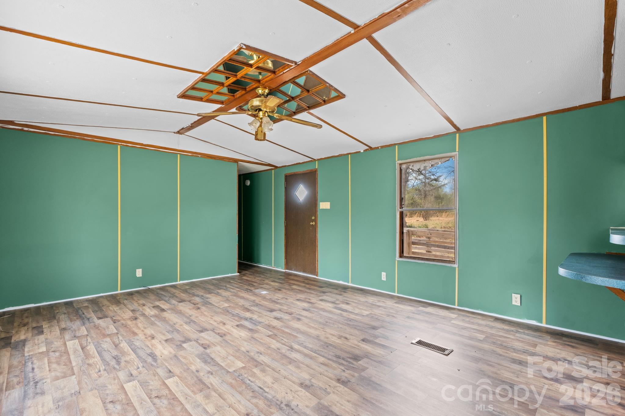 5624 R & R Farm Road — Connelly Springs