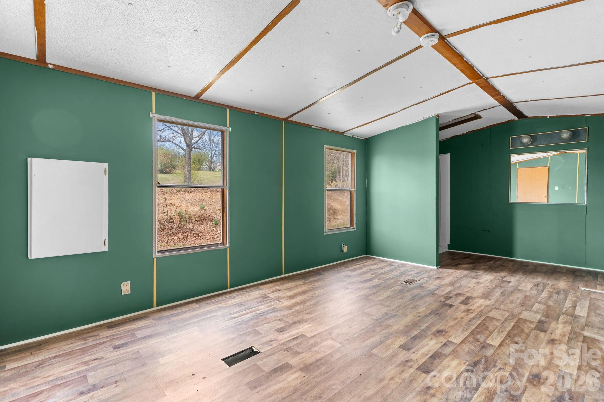 5624 R & R Farm Road — Connelly Springs