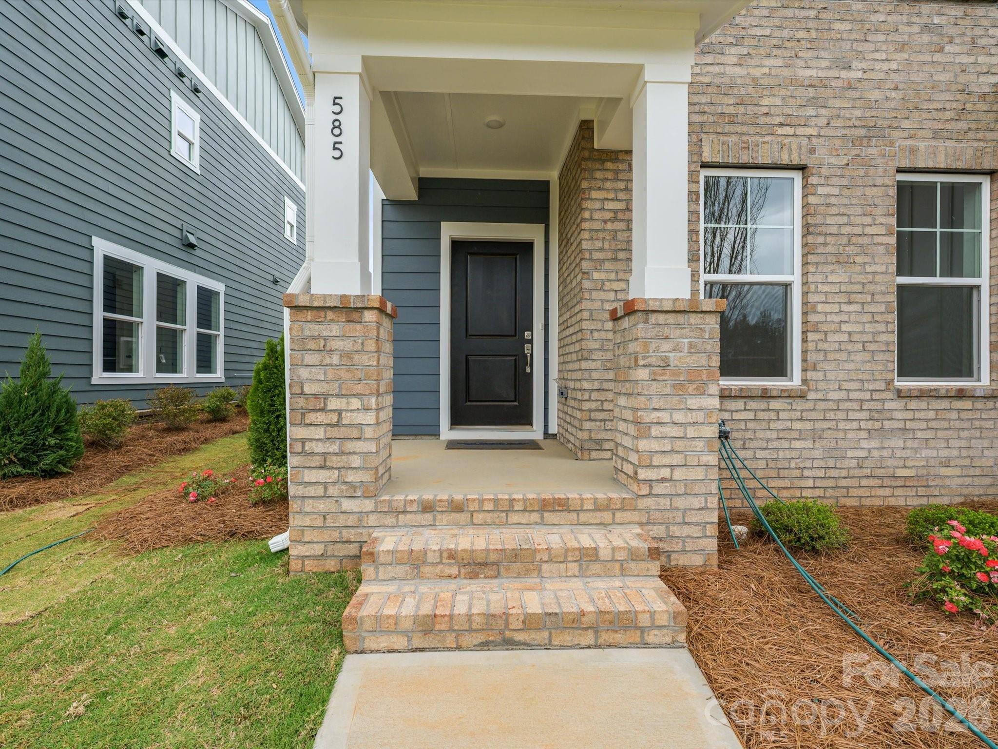 585 Cape Cod Way — Rock Hill