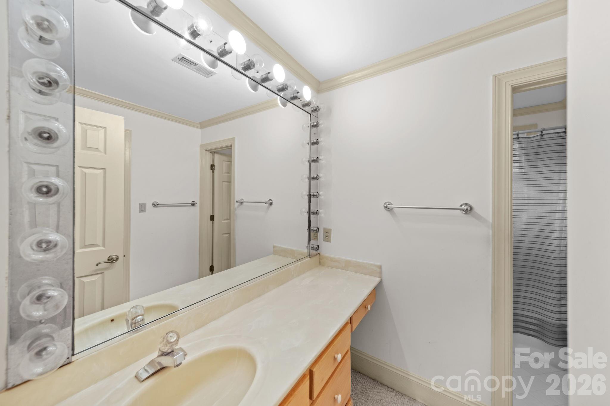 5215 Silchester Lane — Charlotte