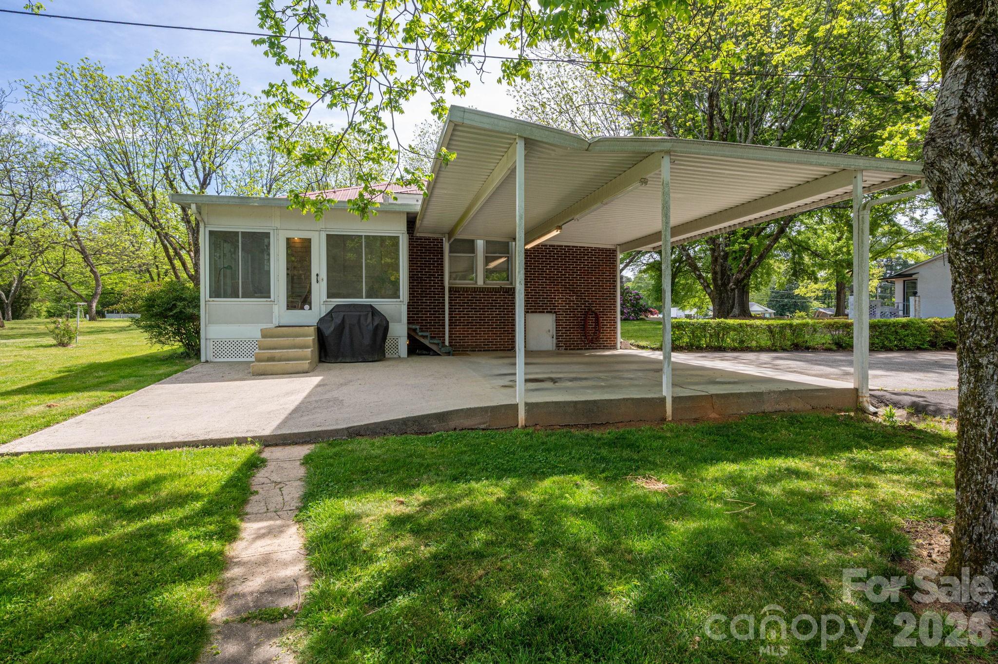 5309 Hickory Grove Road — Stanley