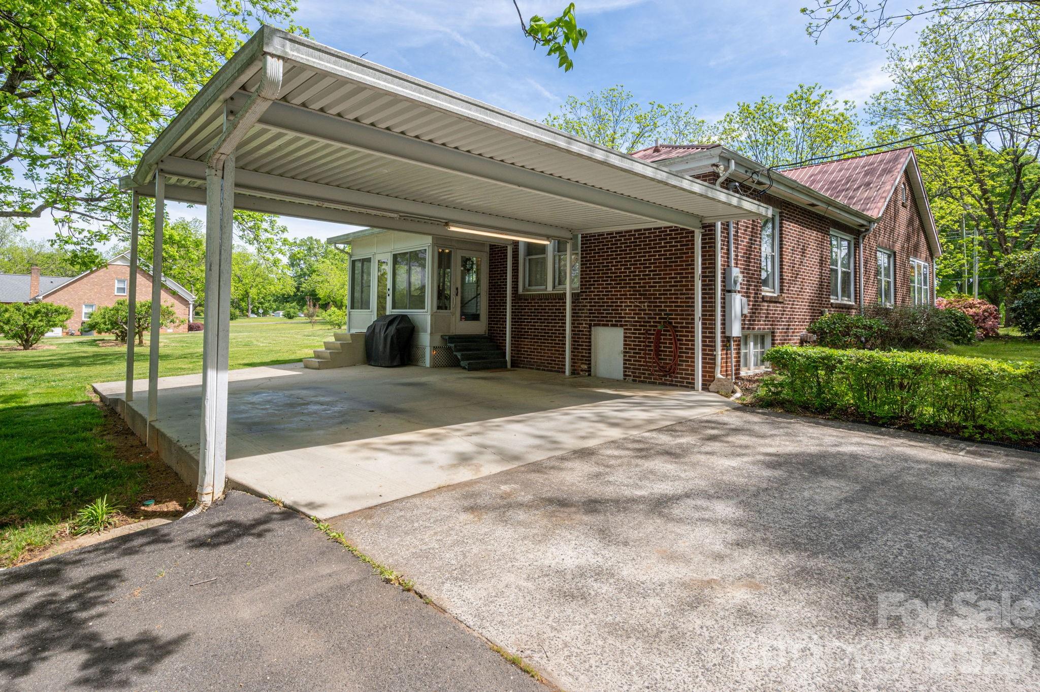 5309 Hickory Grove Road — Stanley