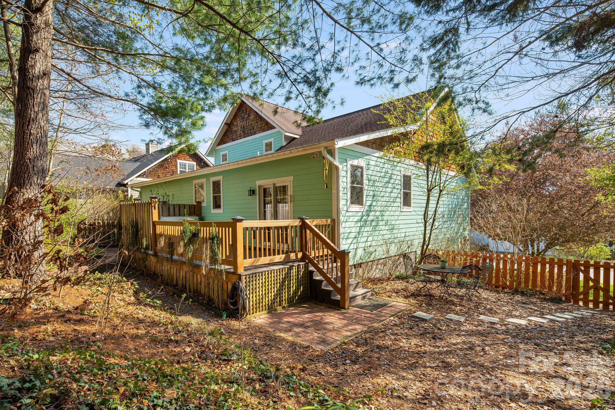 7 Oakhaven Terrace — Asheville