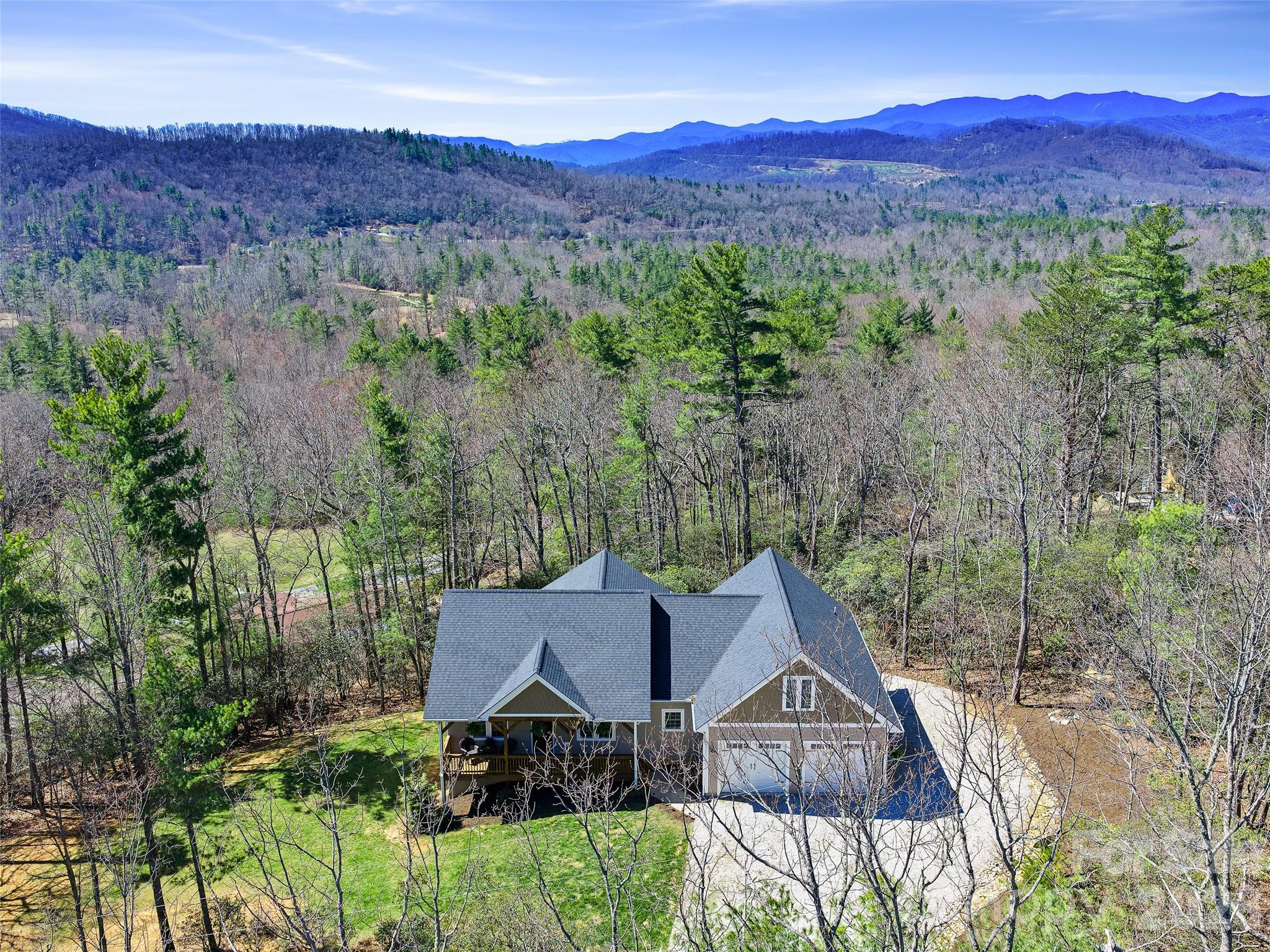 111 Wipprecht Drive — Spruce Pine