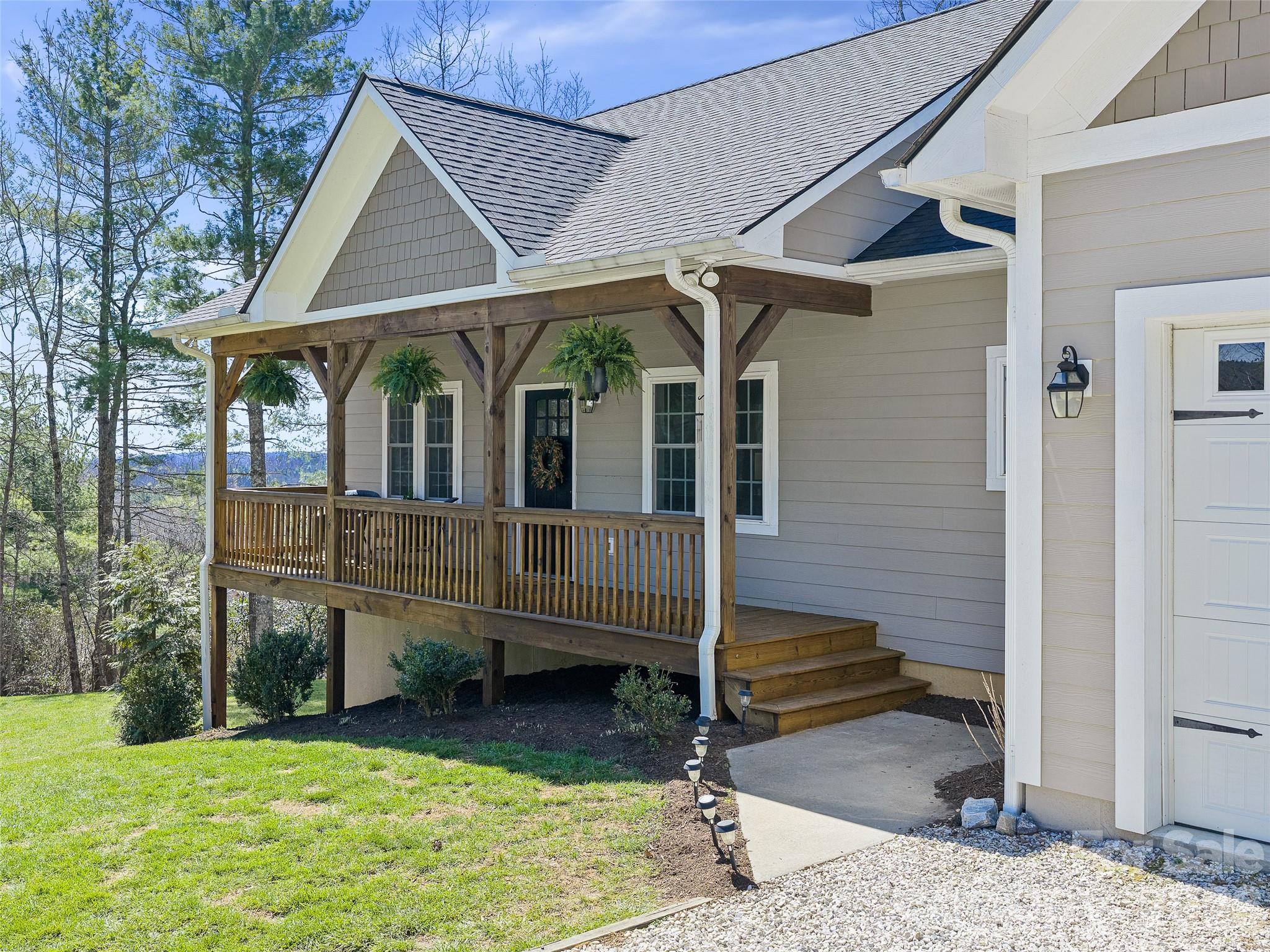 111 Wipprecht Drive — Spruce Pine