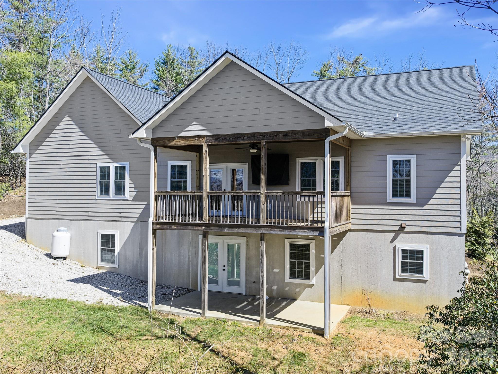 111 Wipprecht Drive — Spruce Pine