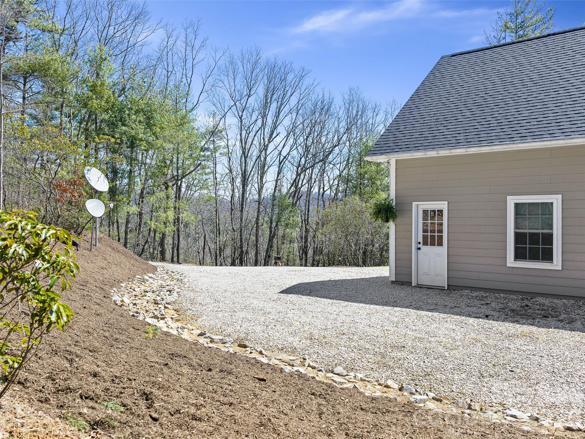 111 Wipprecht Drive — Spruce Pine