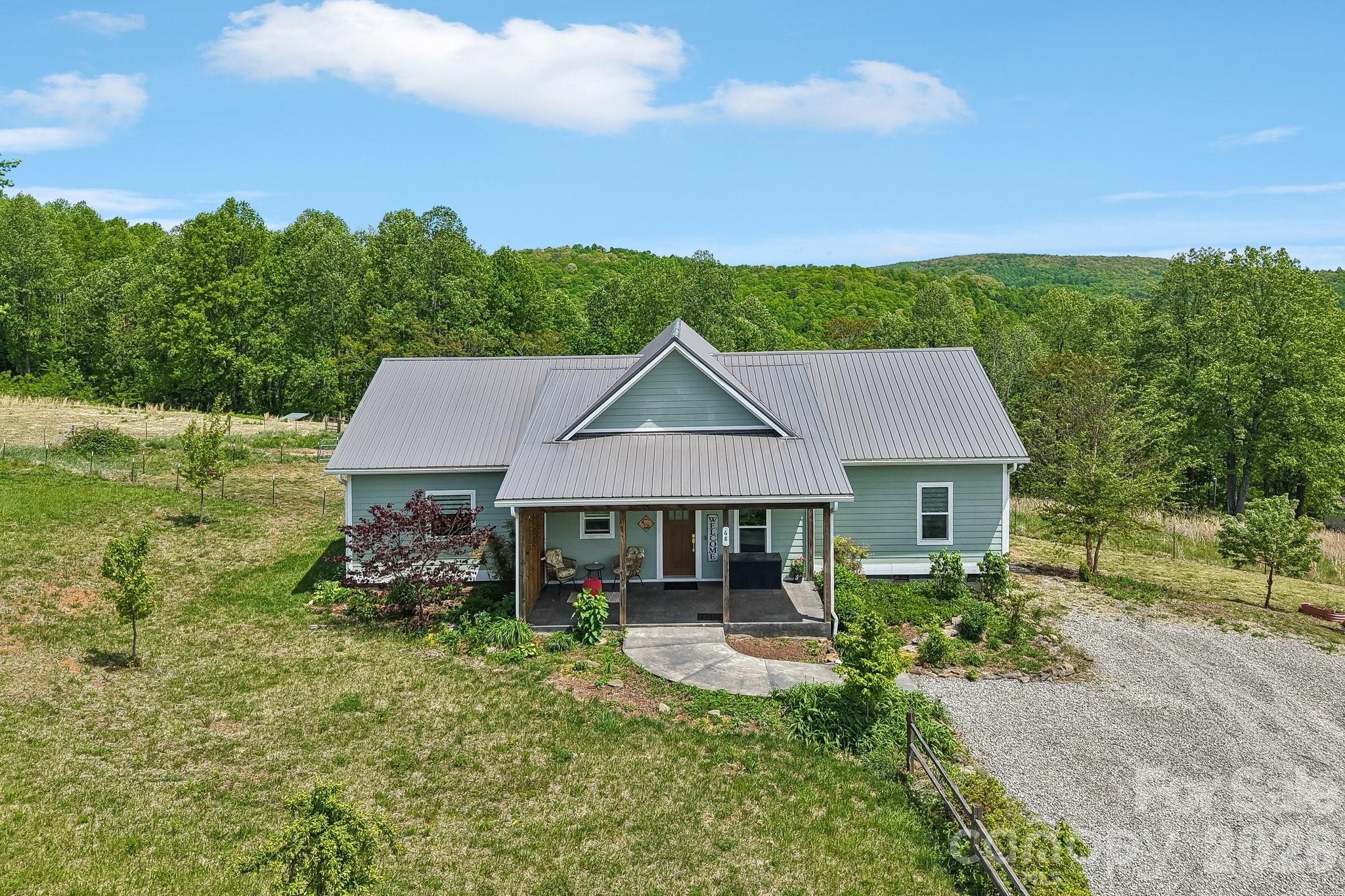 68 Simply Grateful Drive — Hendersonville
