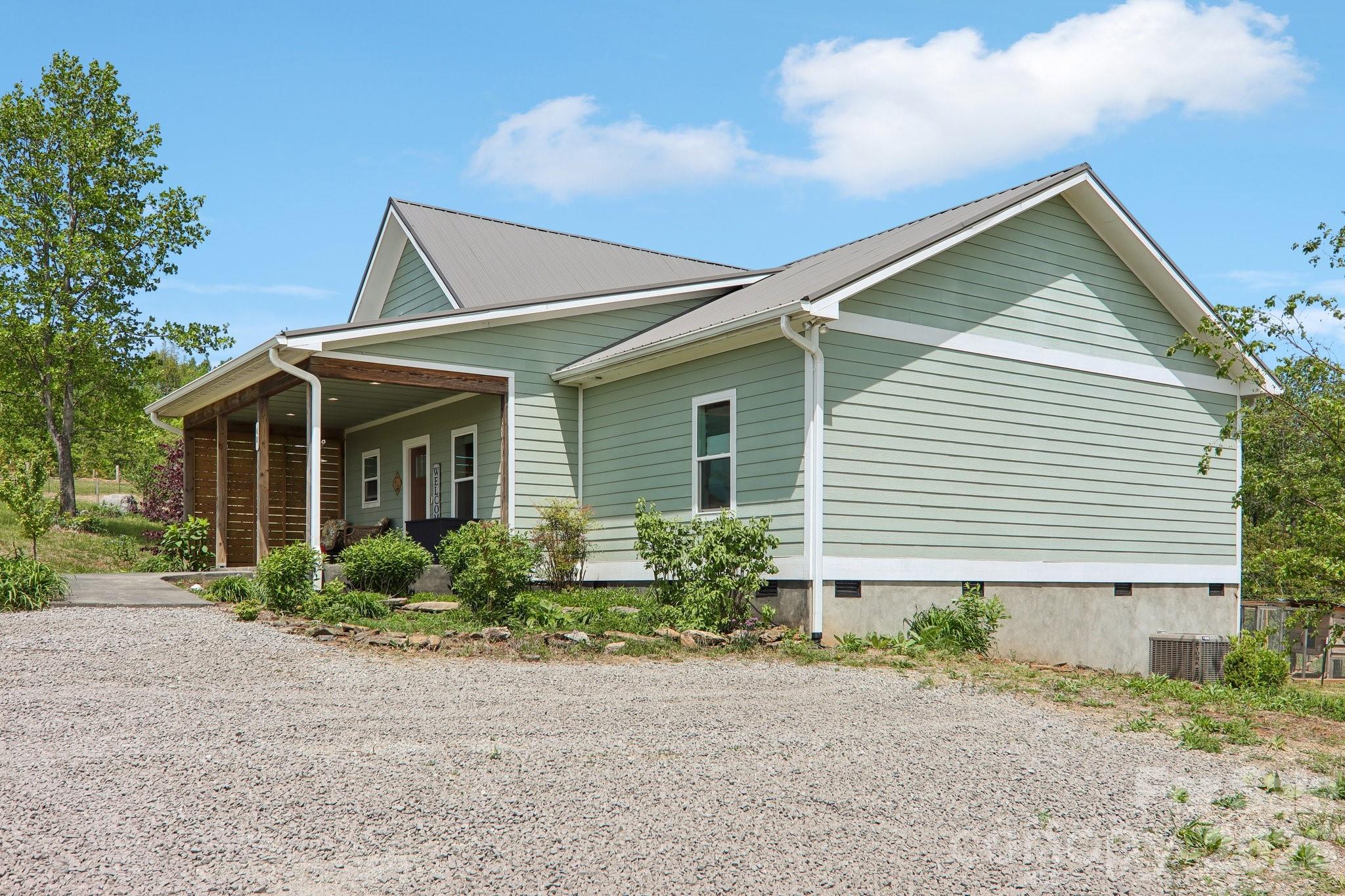 68 Simply Grateful Drive — Hendersonville