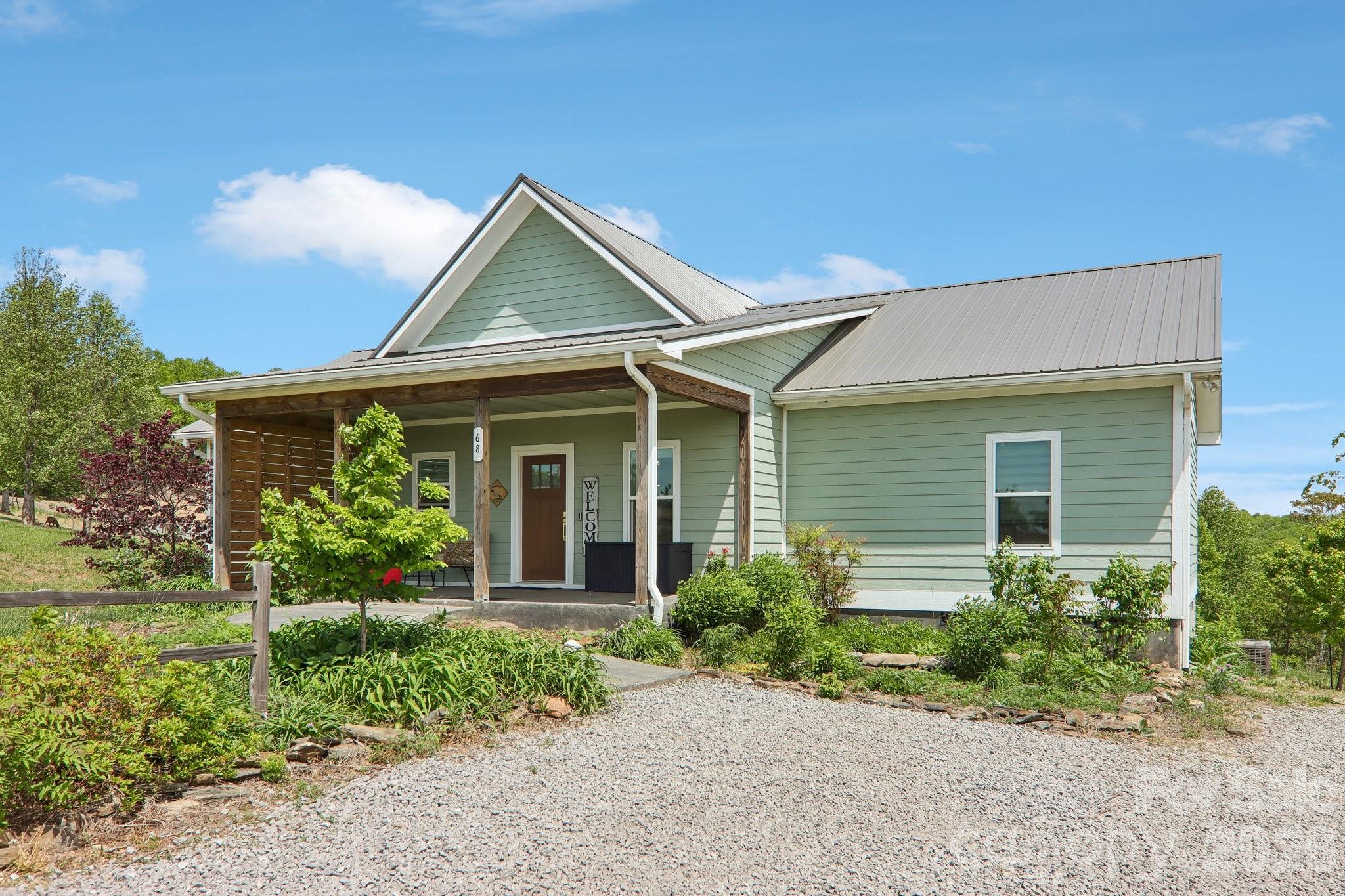 68 Simply Grateful Drive — Hendersonville