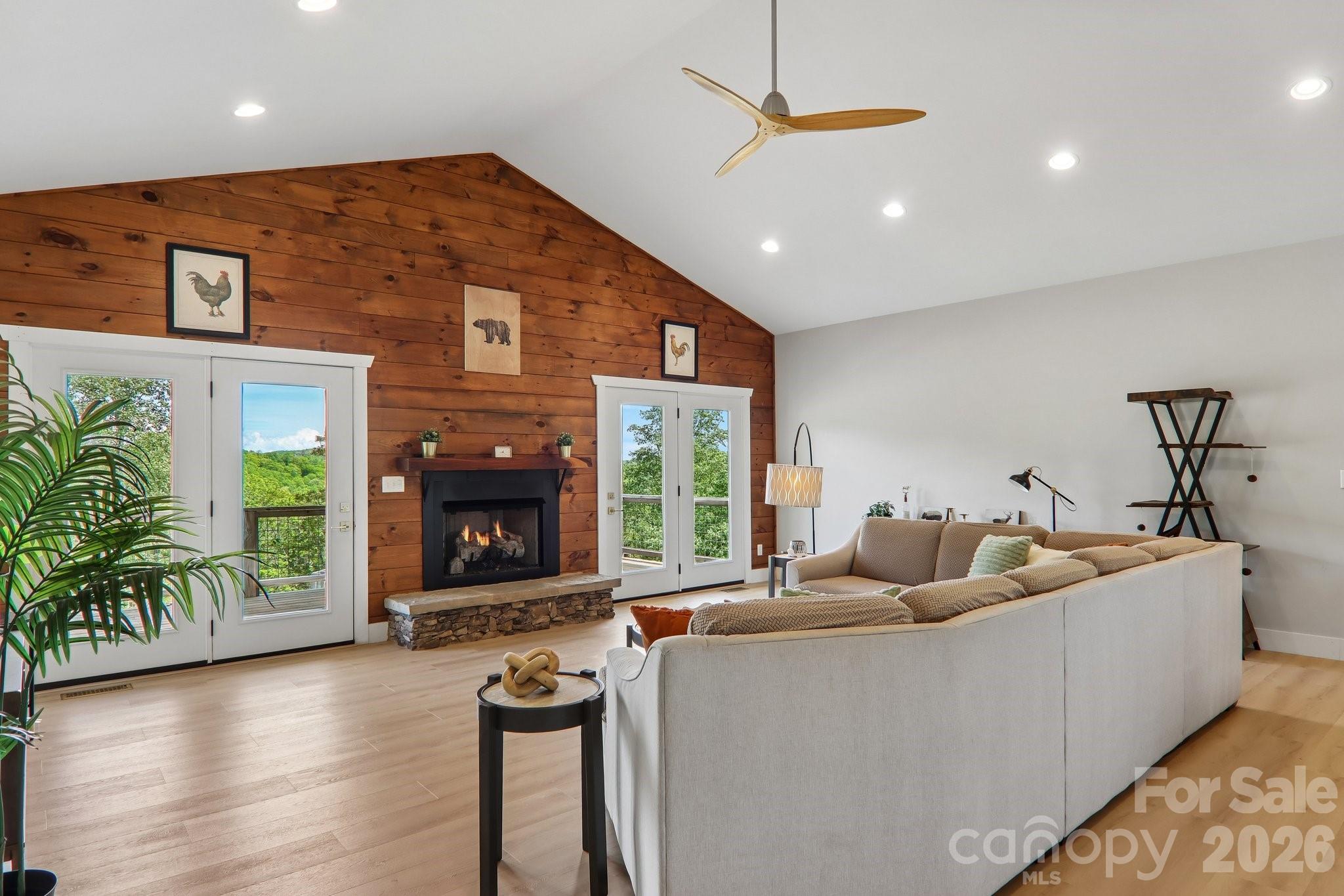 68 Simply Grateful Drive — Hendersonville