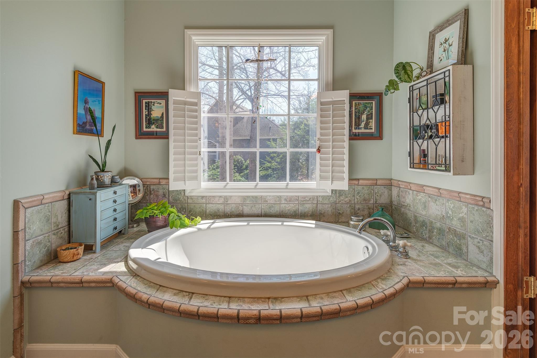46 Valley Drive — Weaverville