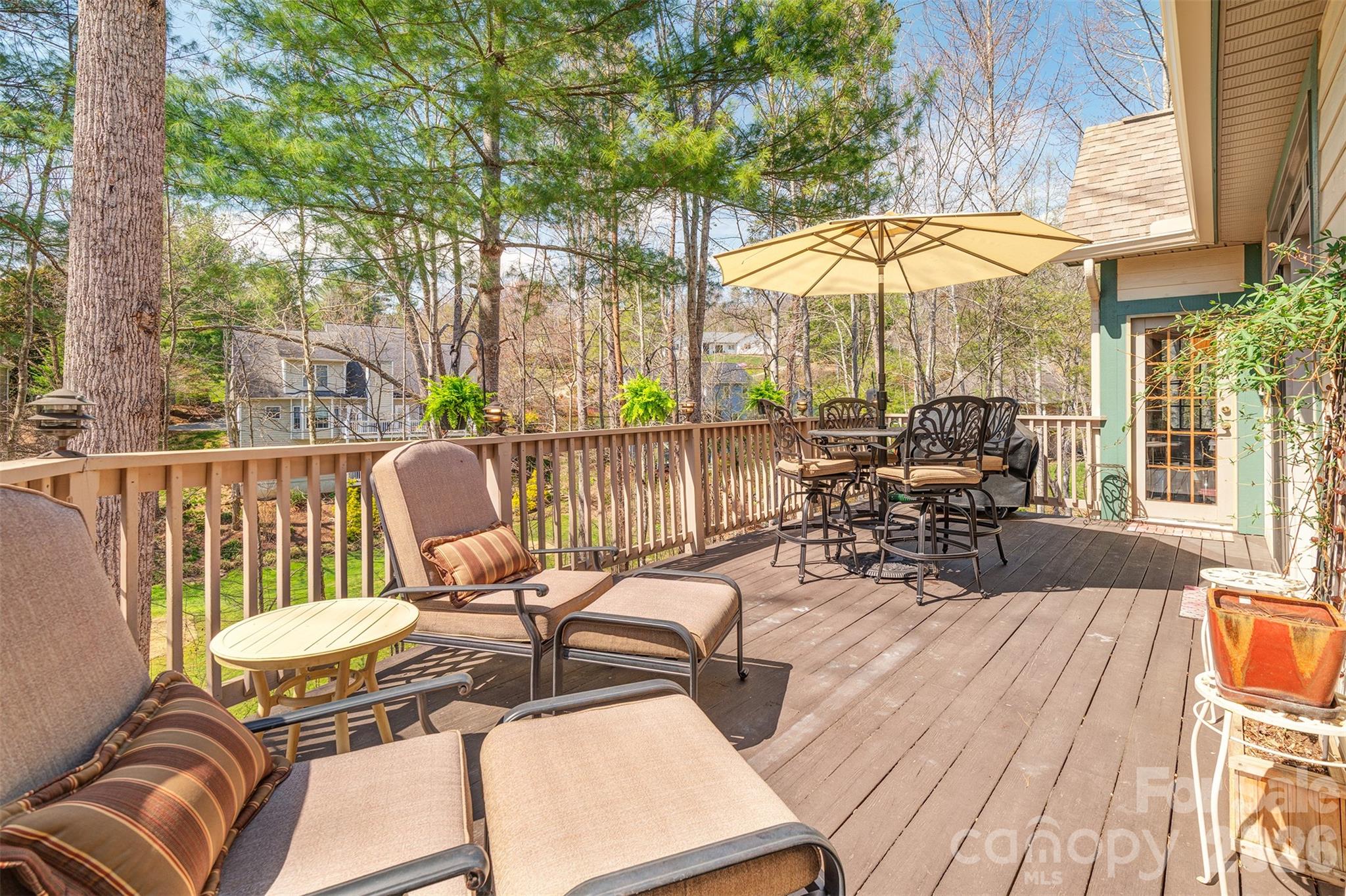 46 Valley Drive — Weaverville