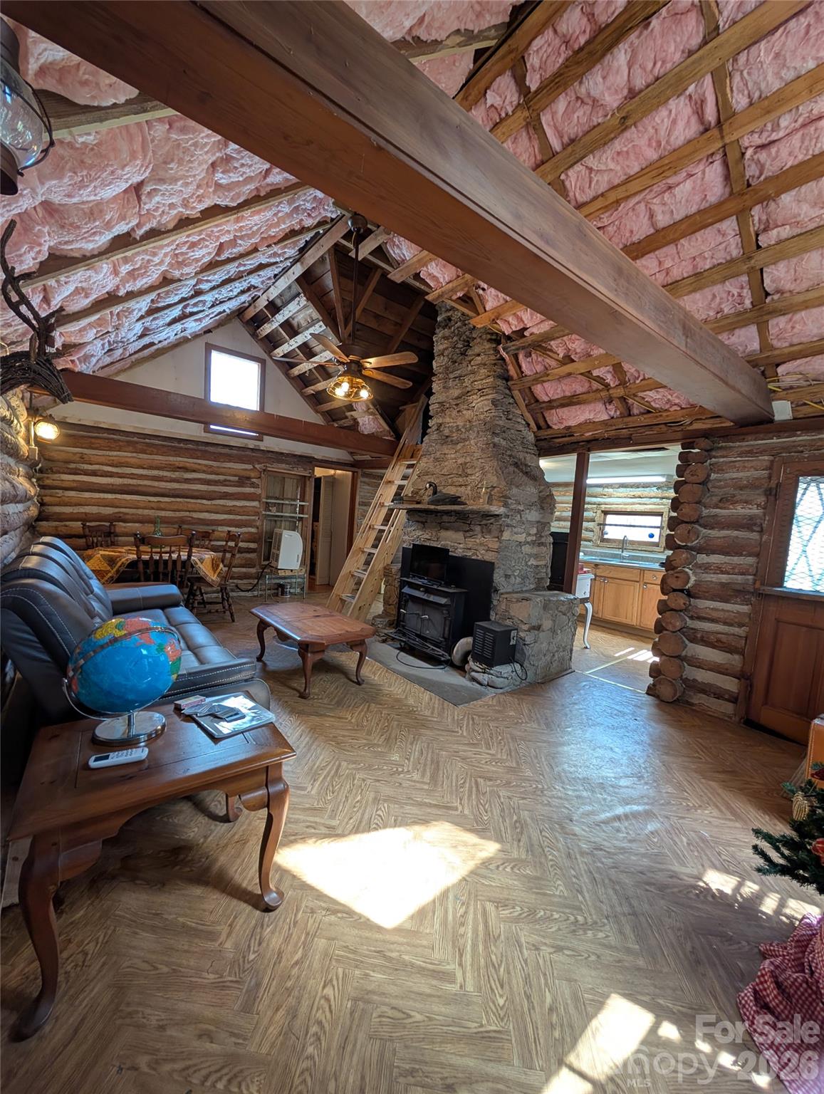 6712 Globe Road — Lenoir