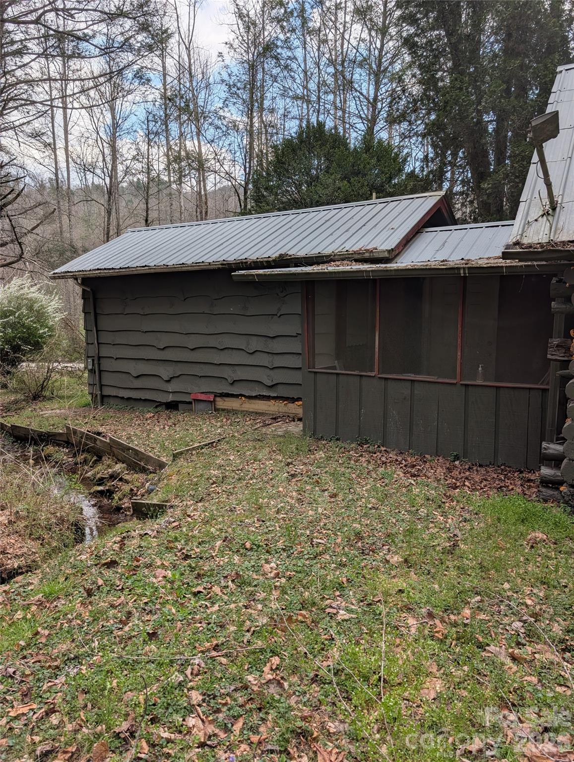 6712 Globe Road — Lenoir