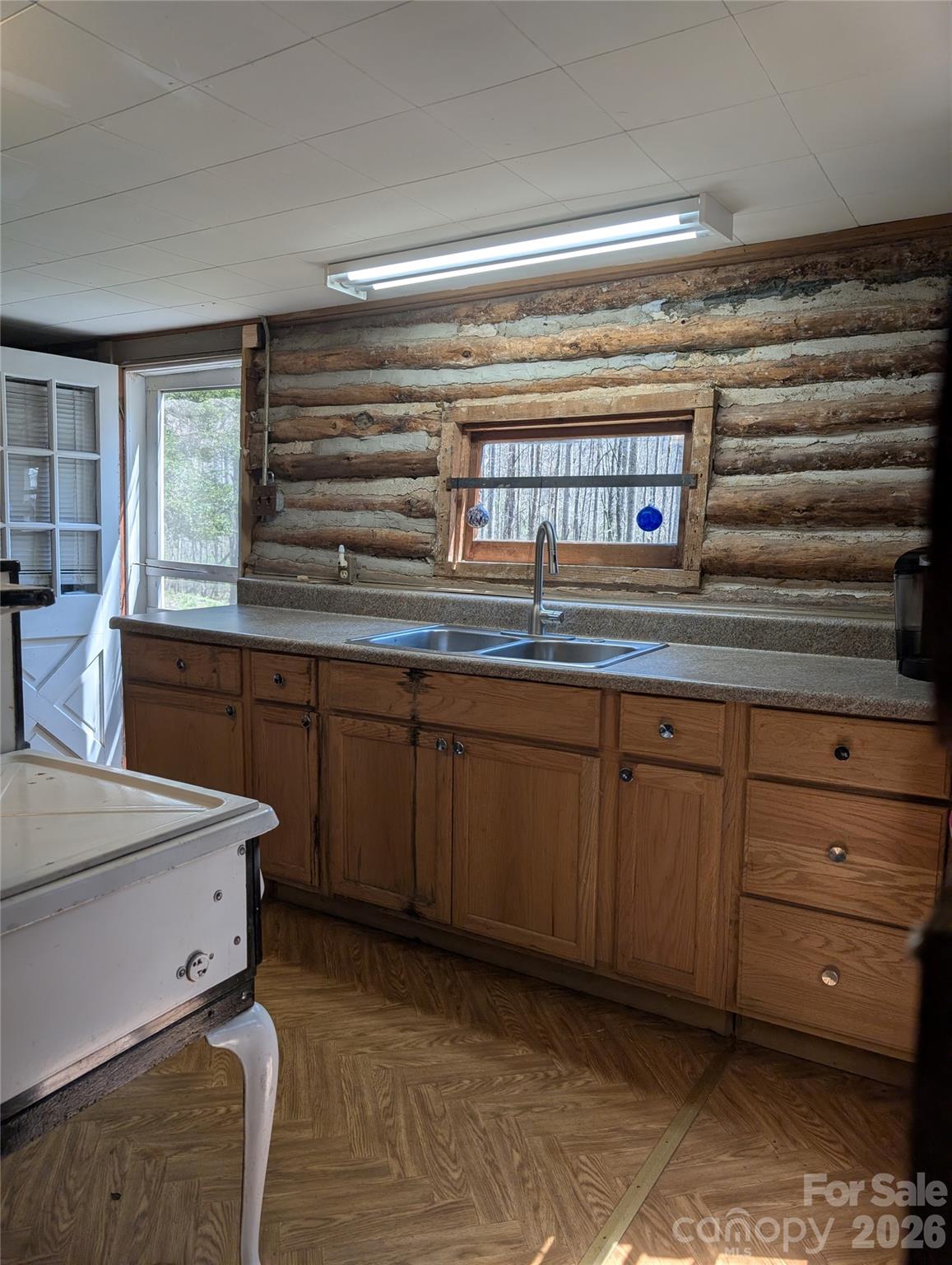 6712 Globe Road — Lenoir