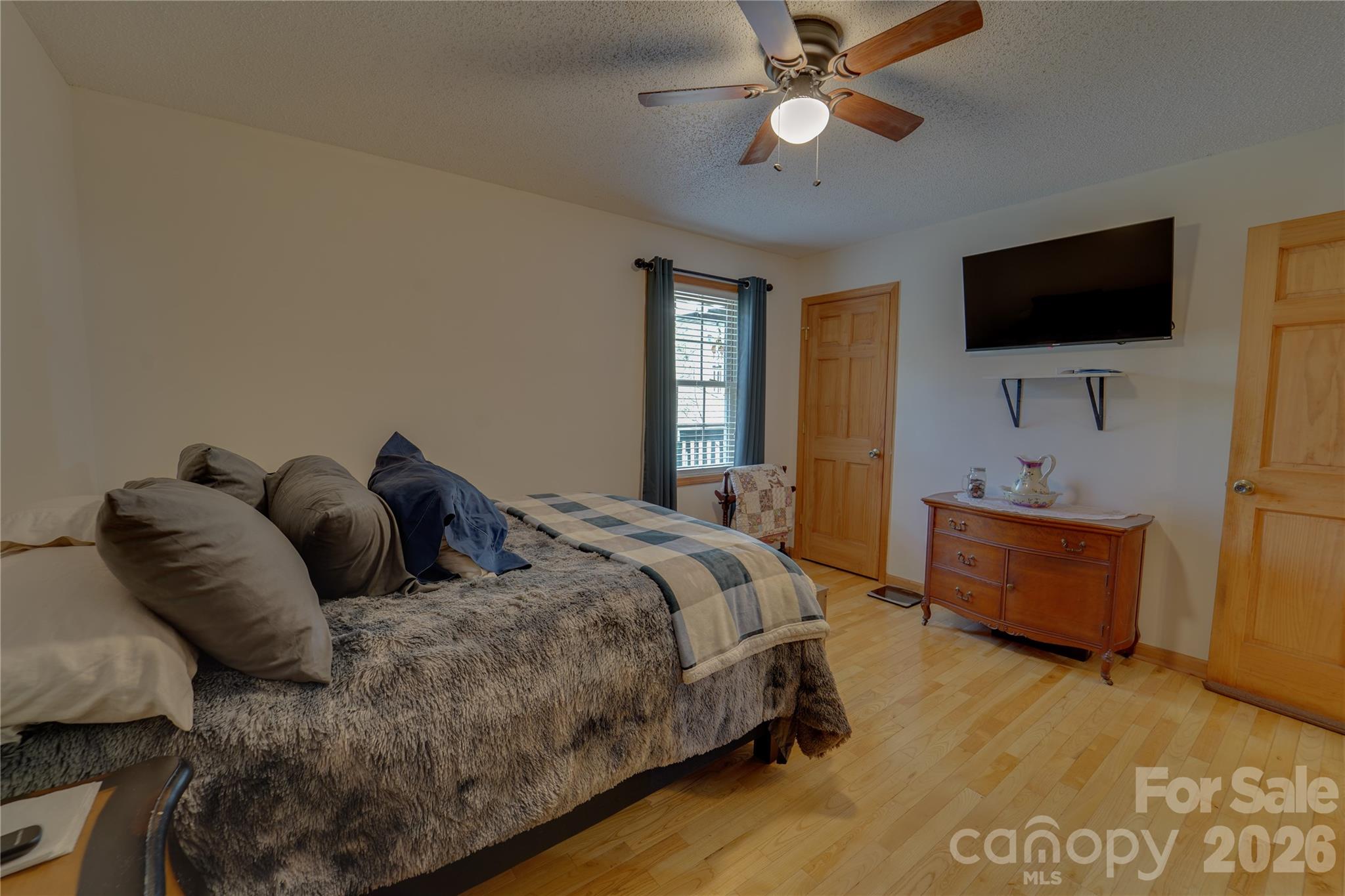 335 Icenhower Road — Leicester