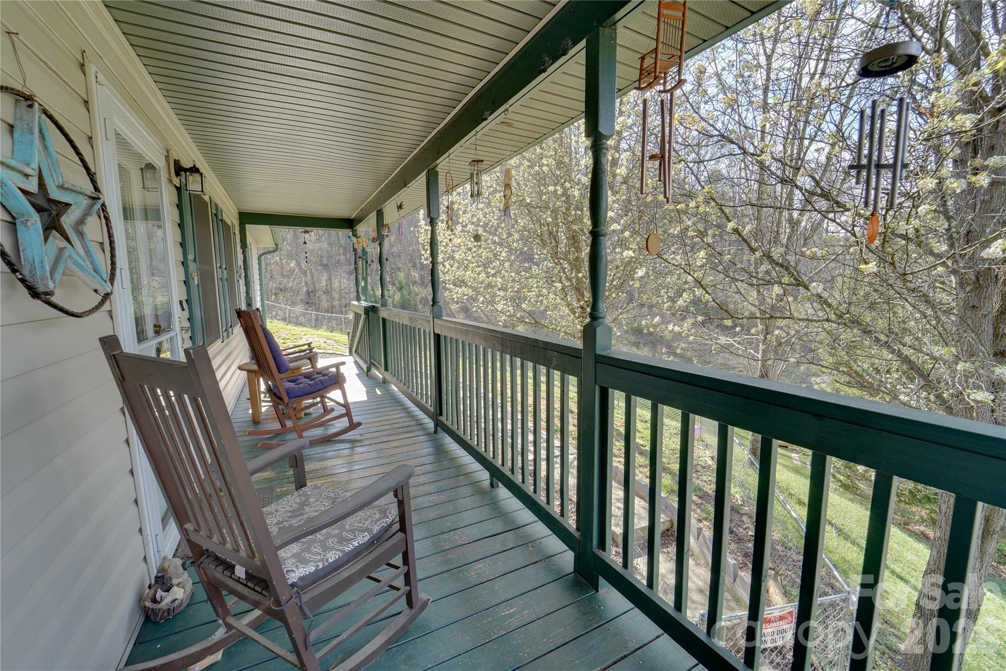 335 Icenhower Road — Leicester