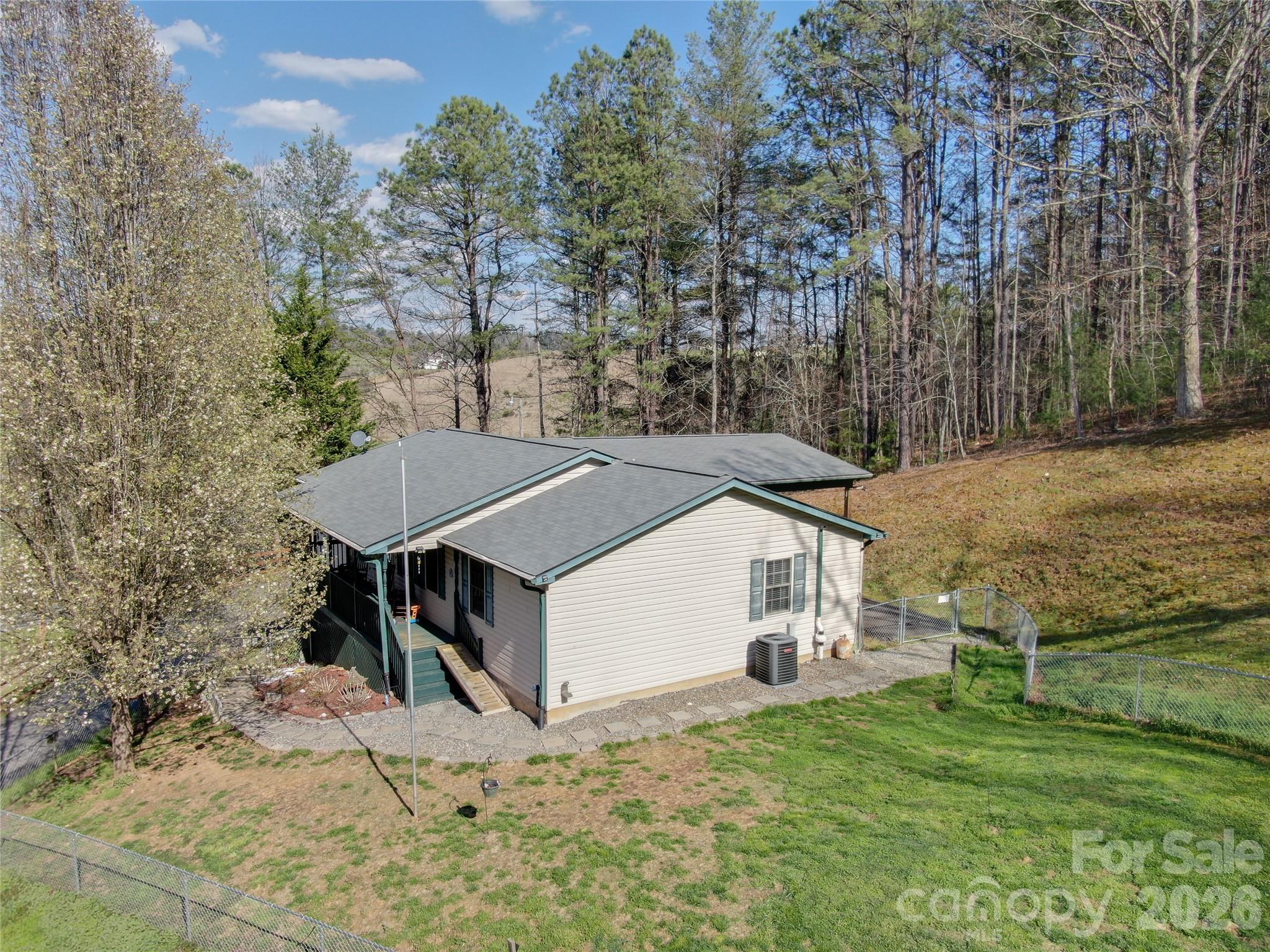 335 Icenhower Road — Leicester