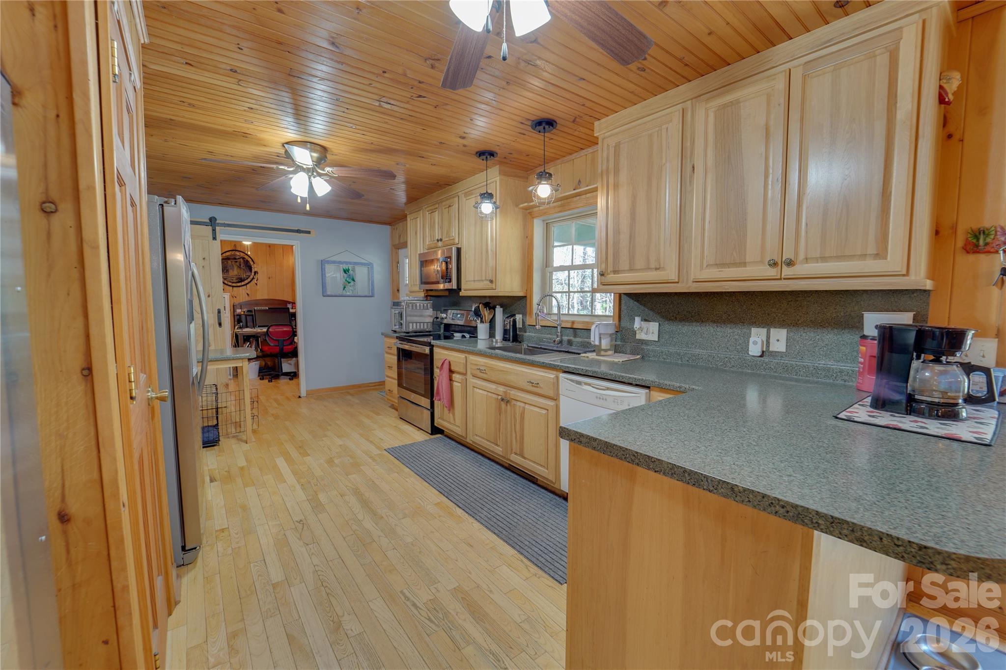 335 Icenhower Road — Leicester