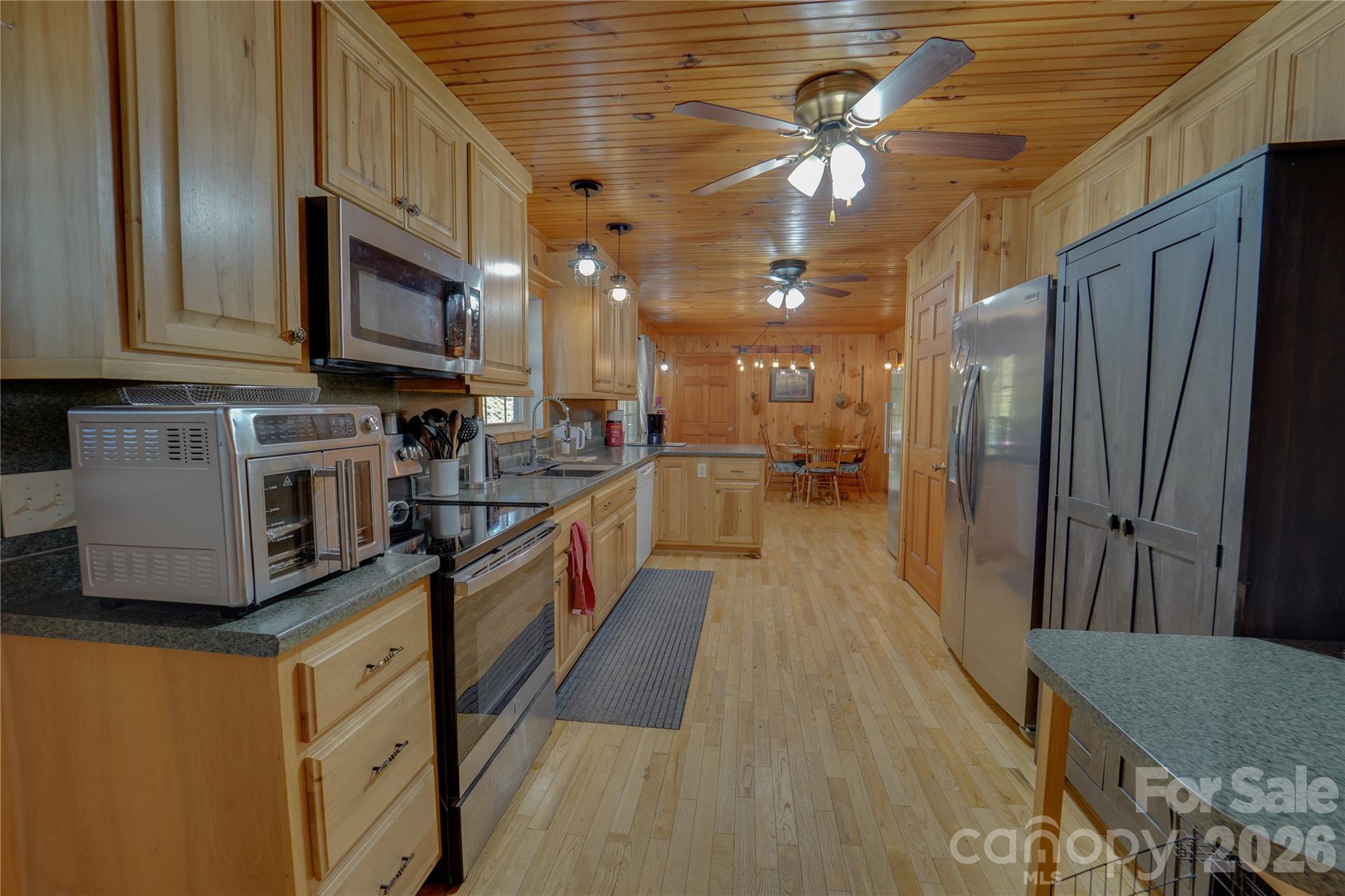 335 Icenhower Road — Leicester