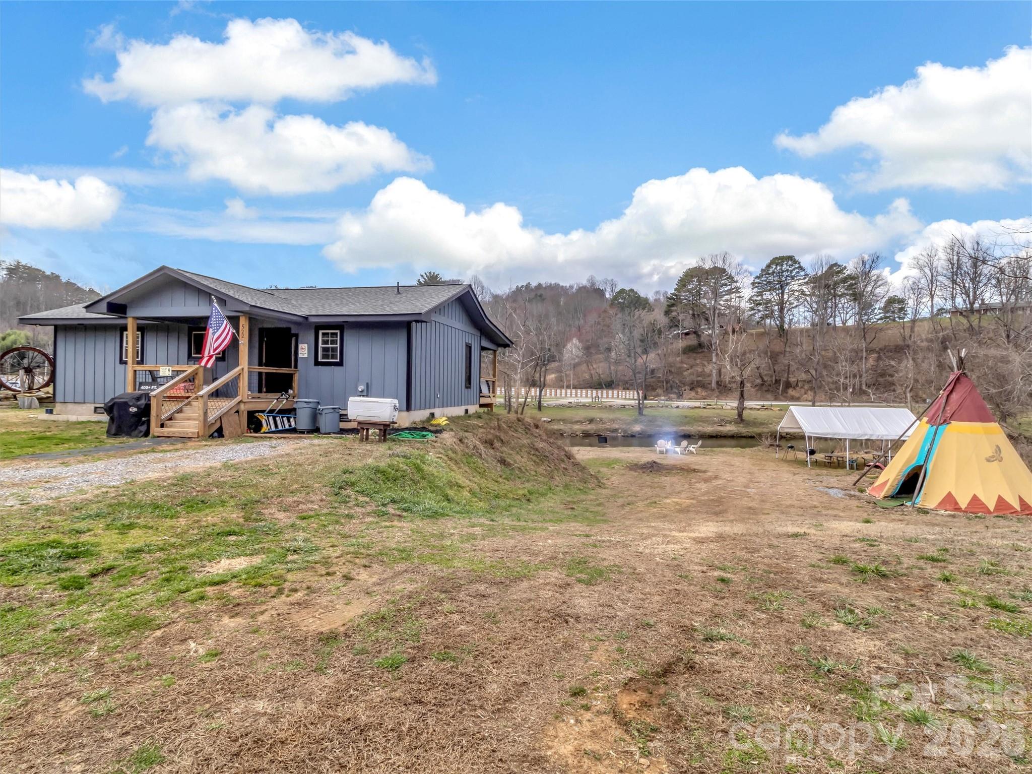 522 N River Road — Sylva
