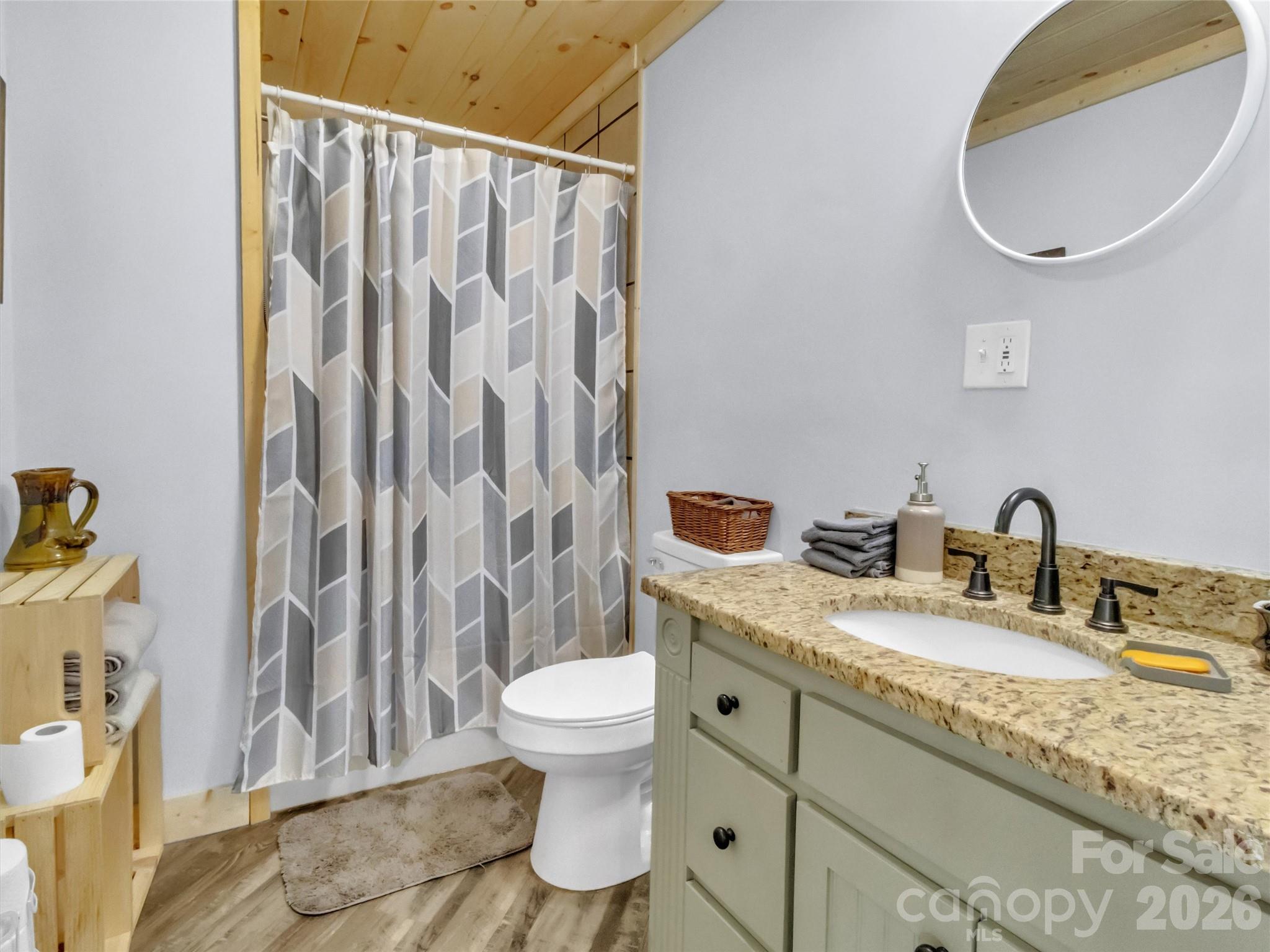 522 N River Road — Sylva