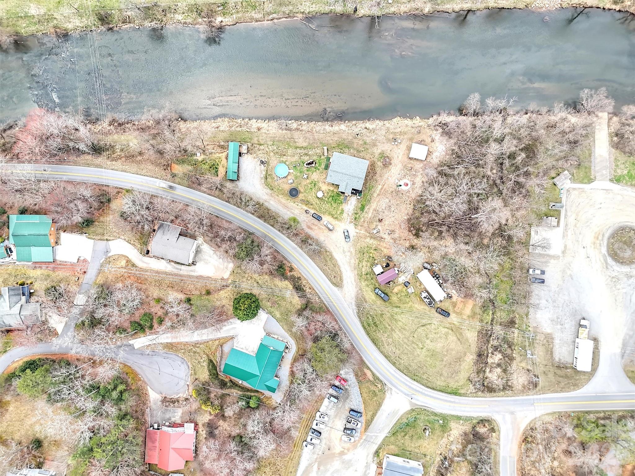 522 N River Road — Sylva