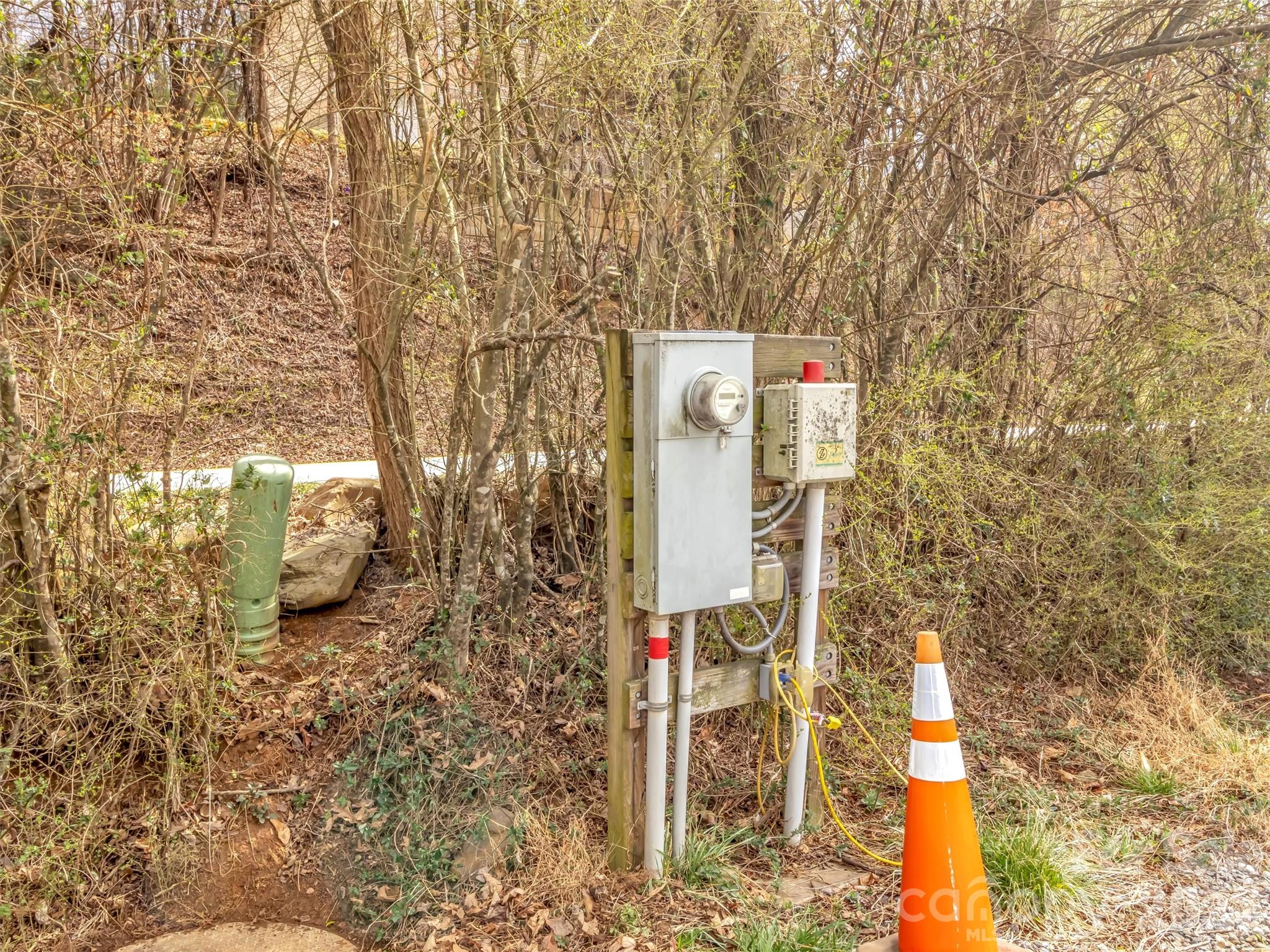 522 N River Road — Sylva