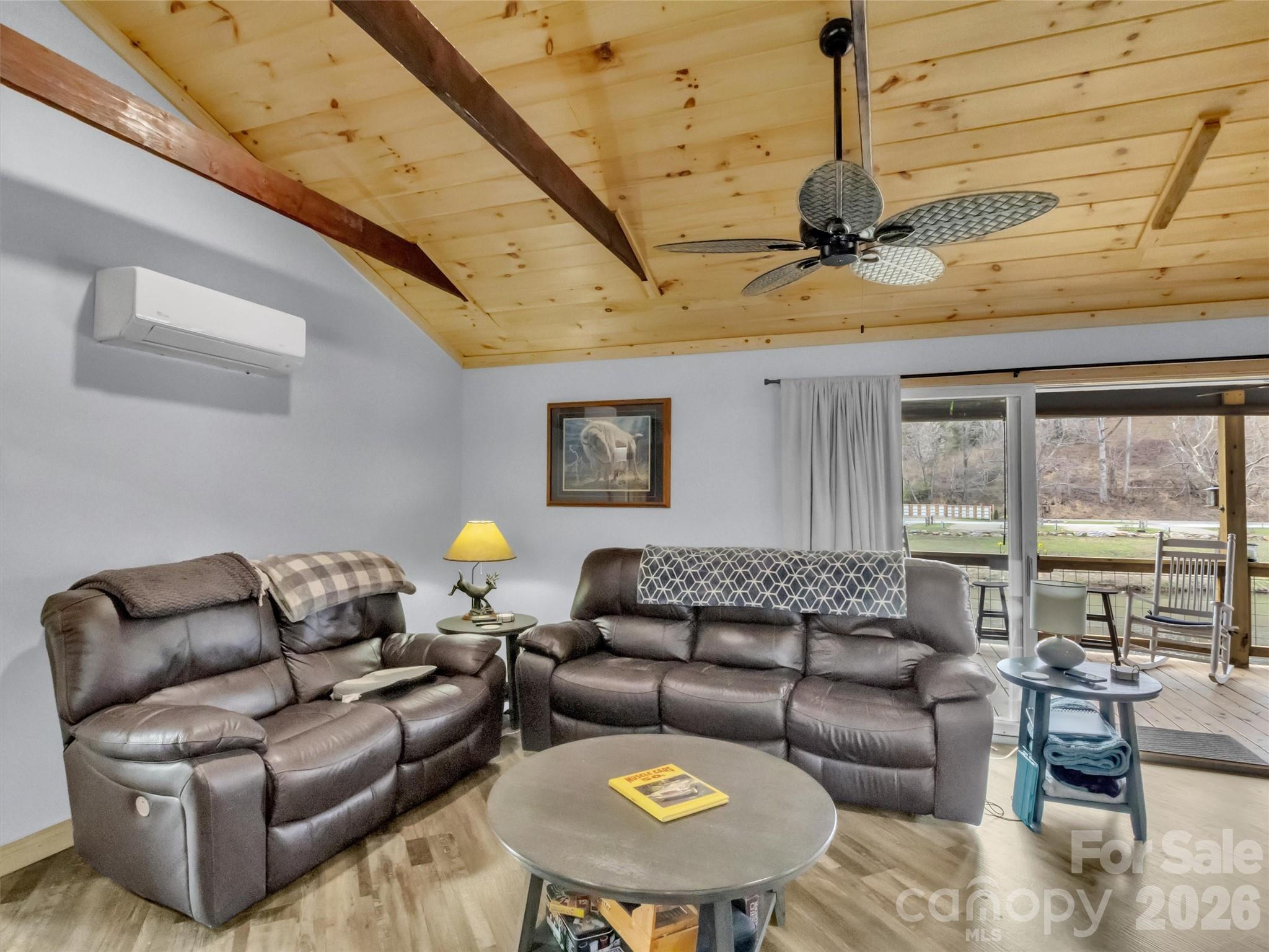 522 N River Road — Sylva