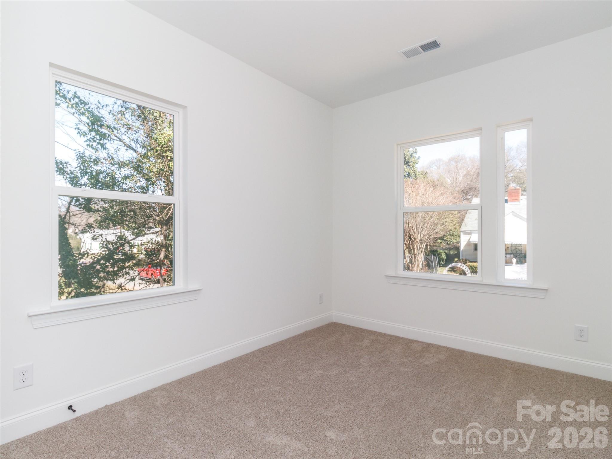 2521 Elon Street — Charlotte