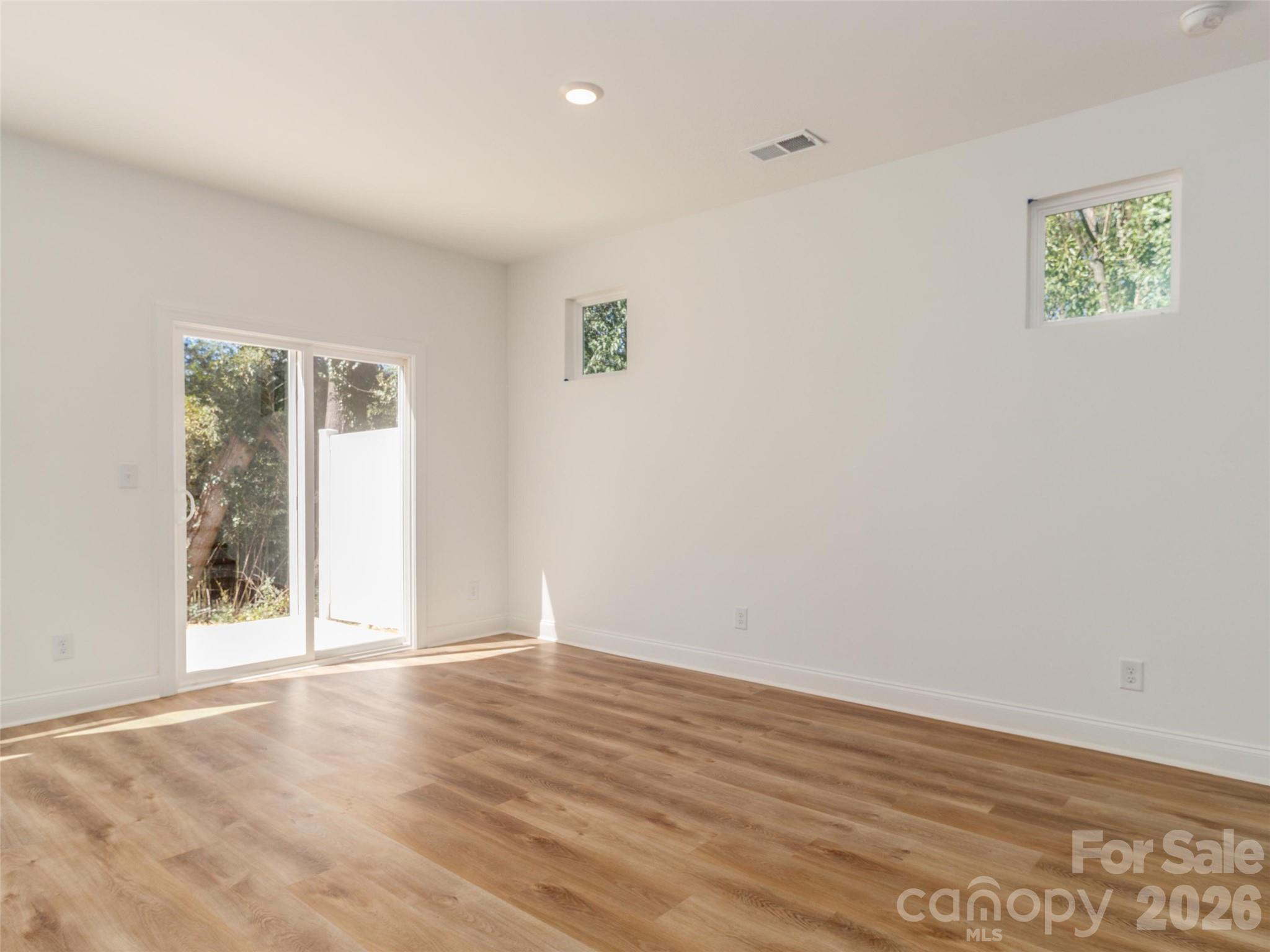 2521 Elon Street — Charlotte