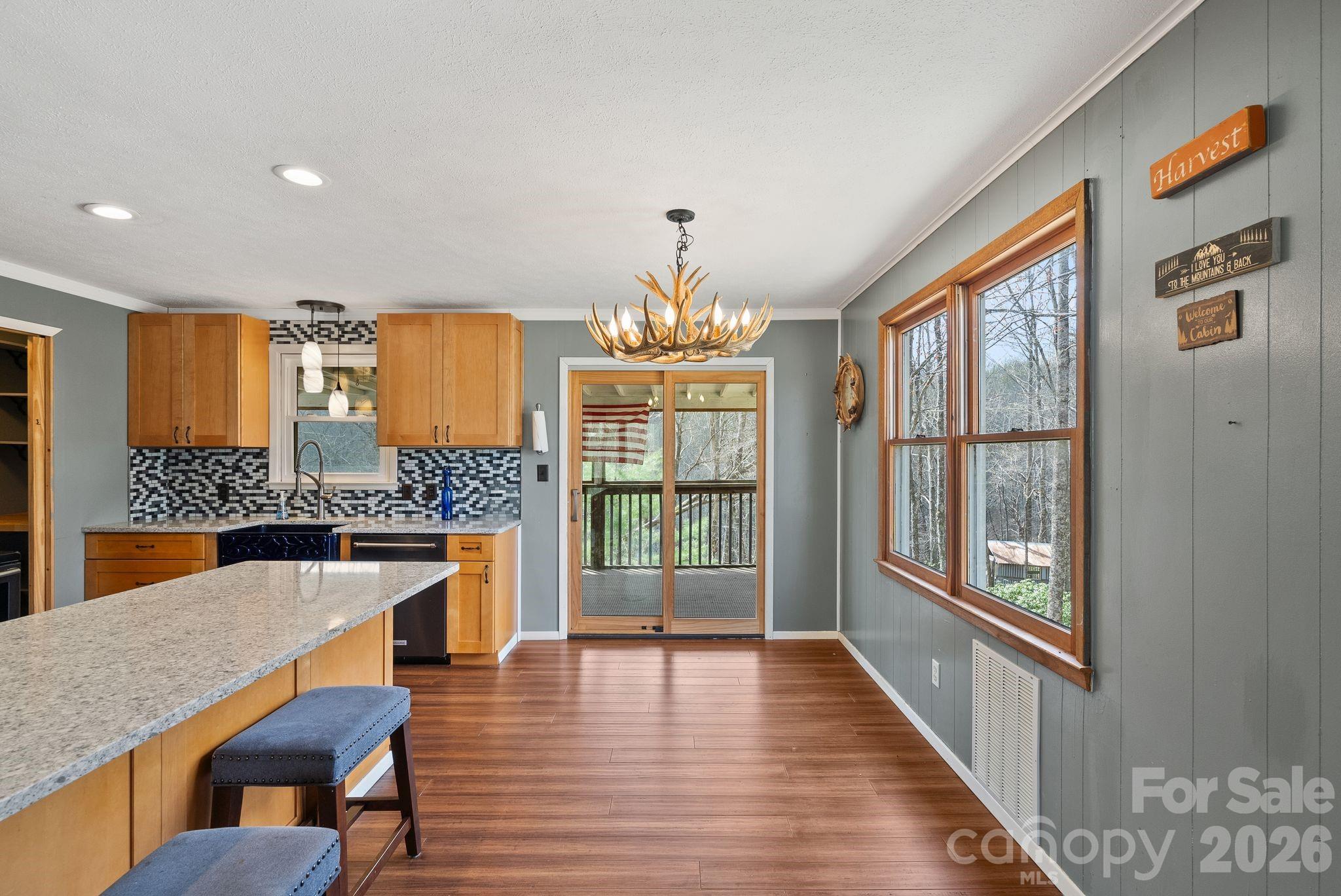 288 Willow Lane — Rosman